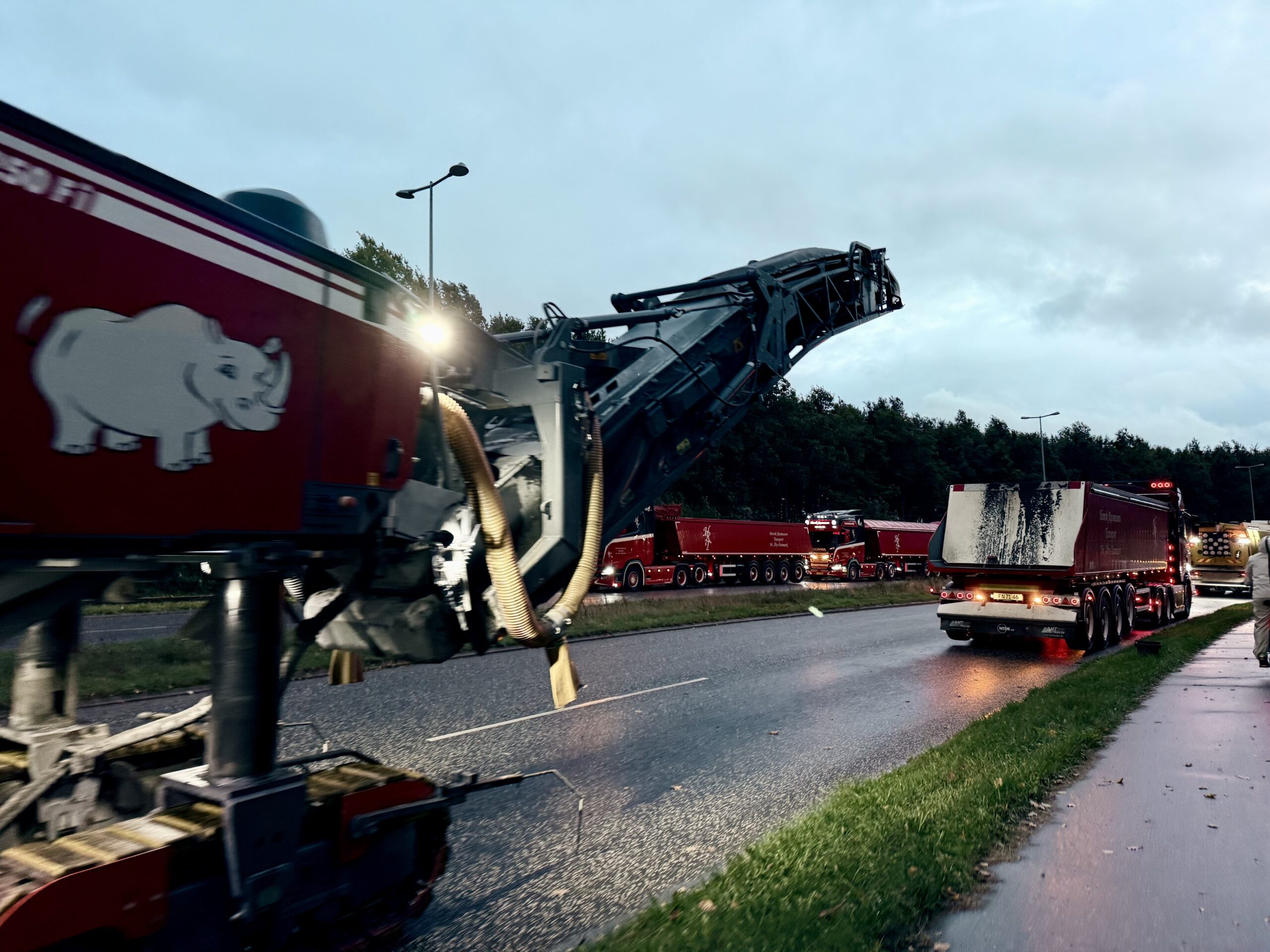 Asfaltarbejde skaber kø mod Monjasa Park – forvent forsinkelser søndag aften