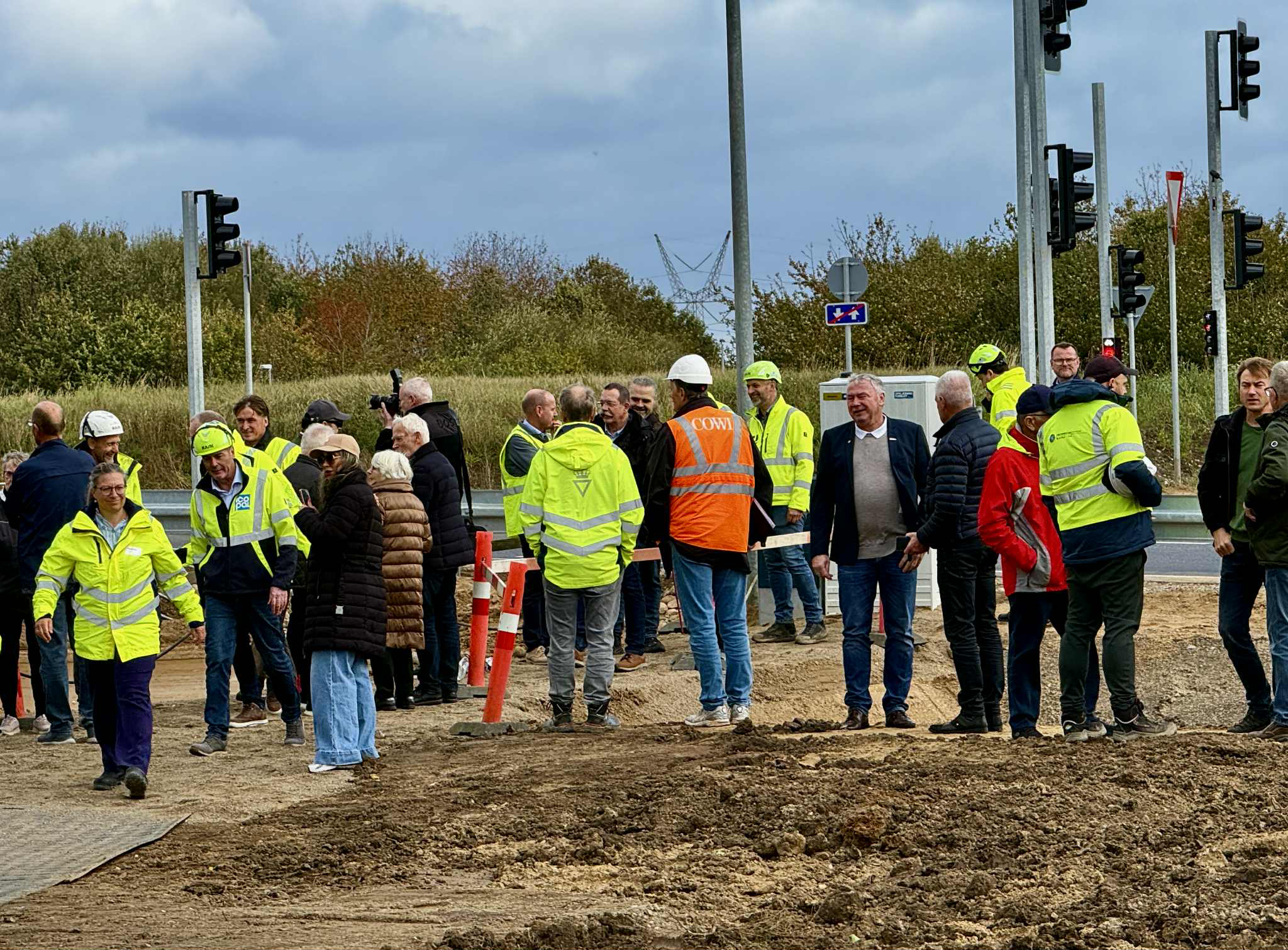 Ny trafikforbindelse indviet i Taulov – ny pendlerplads og dynamisk ruderanlæg skal lette trafikken