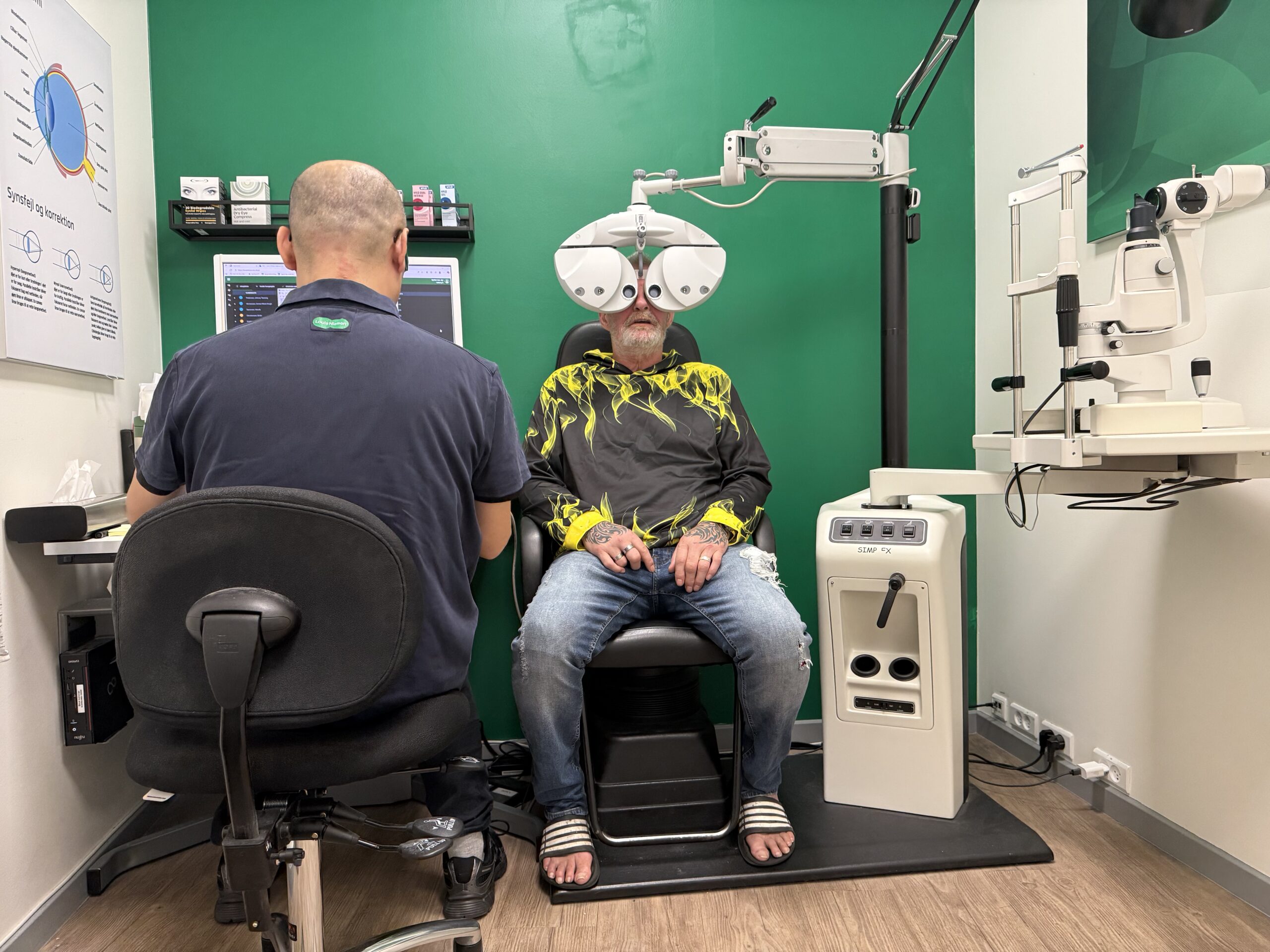 Rørende aften i Fredericia hvor udsatte fik nye briller og passet på deres syn