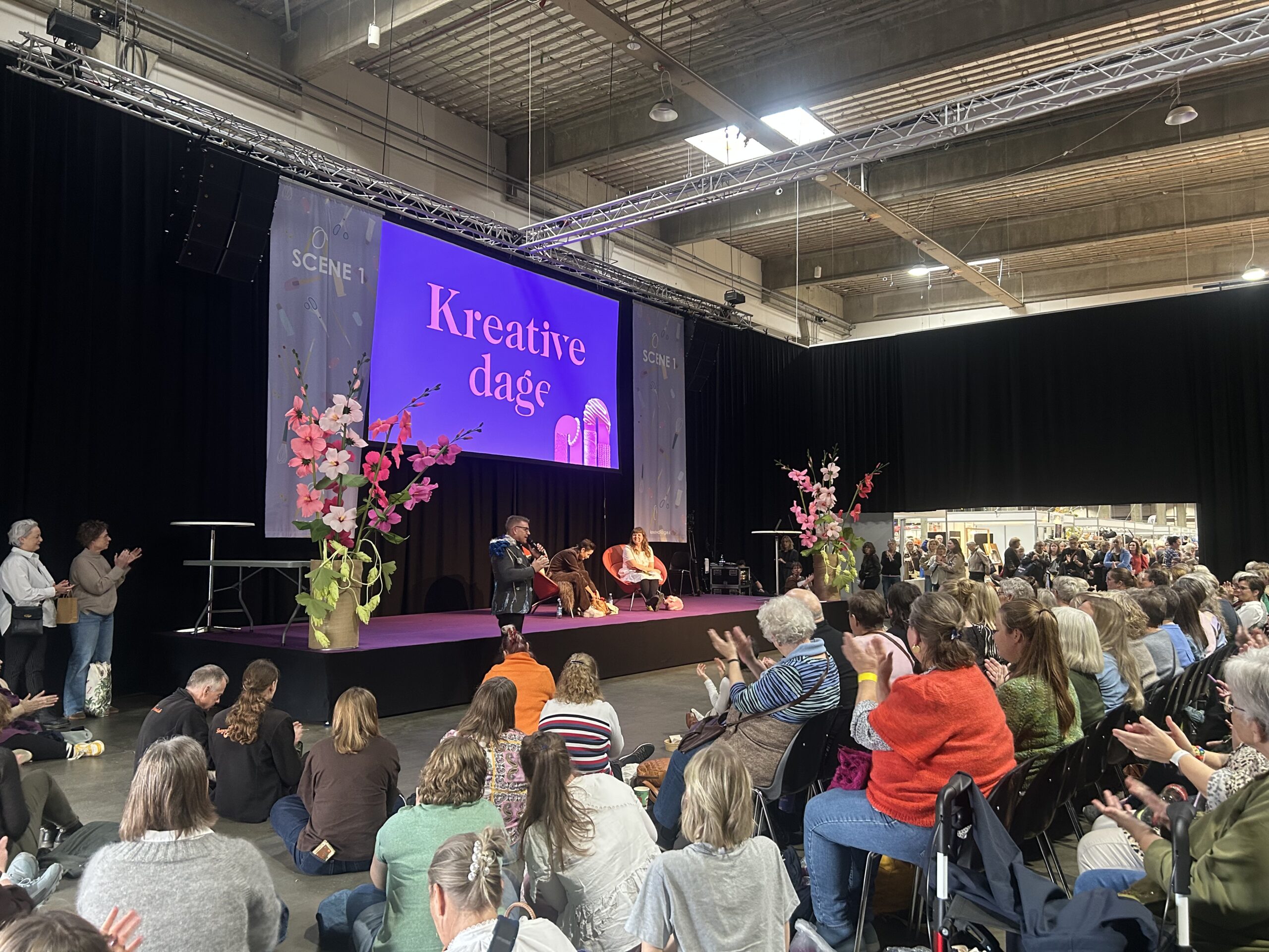 Når strik bliver politik – Pia Olsen Dyhr om ro, travlhed og glæden ved at skabe med hænderne