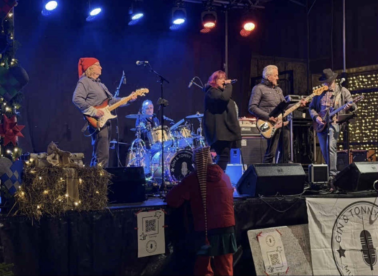 Lokale Gin & Tonny kickstarter julen med nisserock