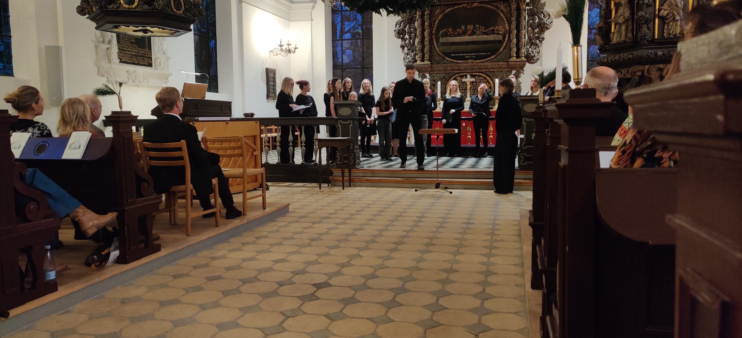 Pigekoret i Trinitatis Kirke synger julen ind