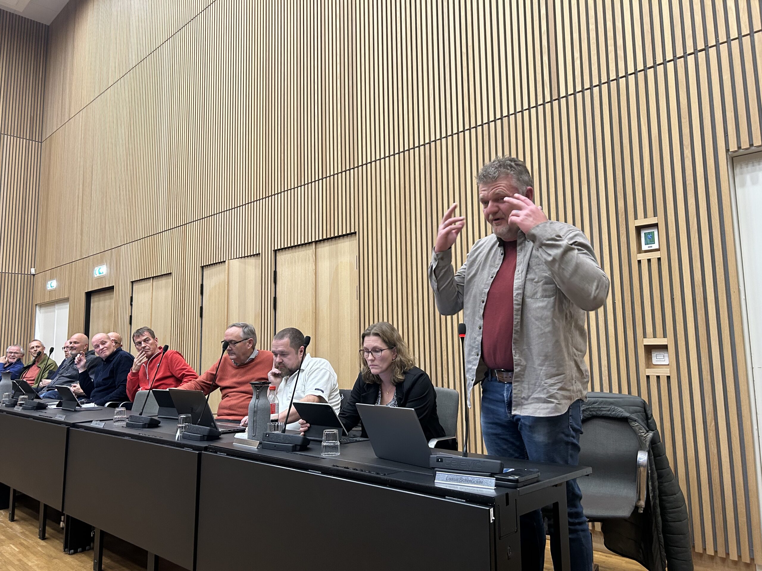 Lasse Schmücker: »Ikke kønt, men nødvendigt«