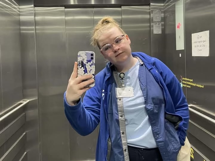 Låge 16 i SOSU-skolens julekalender: Gry ønsker mere tid til omsorg i hverdagen