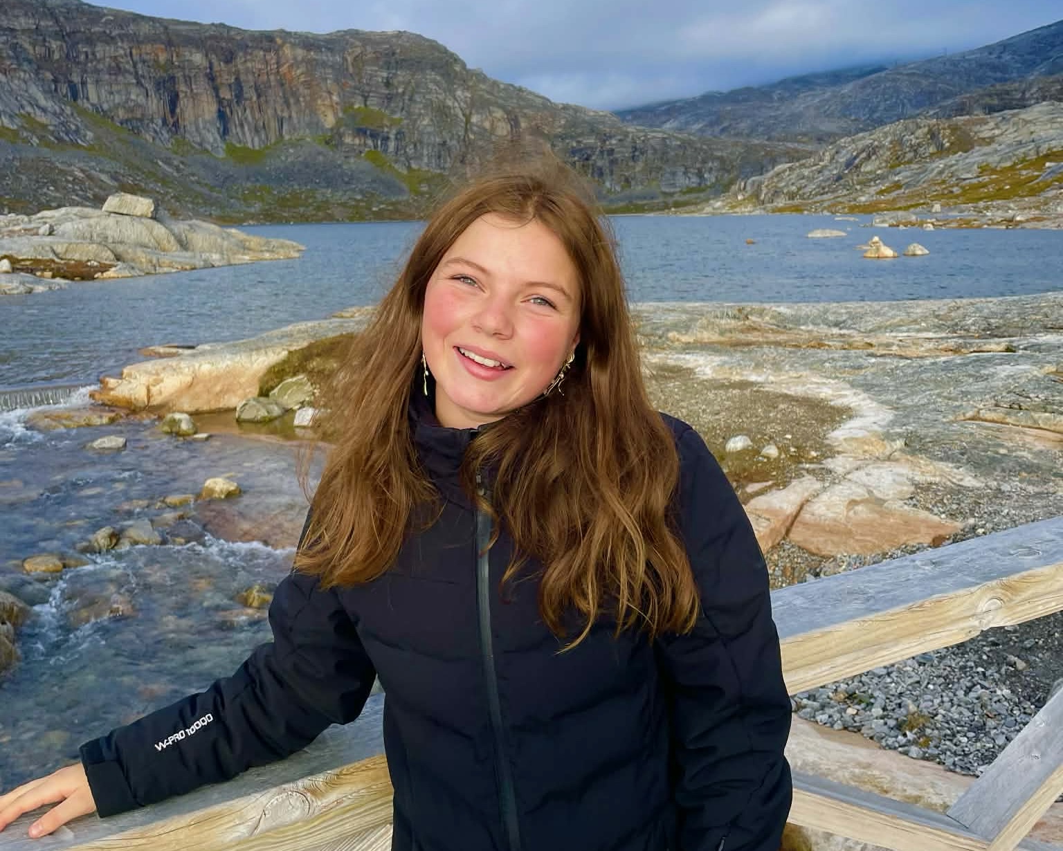 Låge 2 i SOSU-skolens julekalender: Mette bringer julens nærvær med sig ind ad dørene hos de ældre