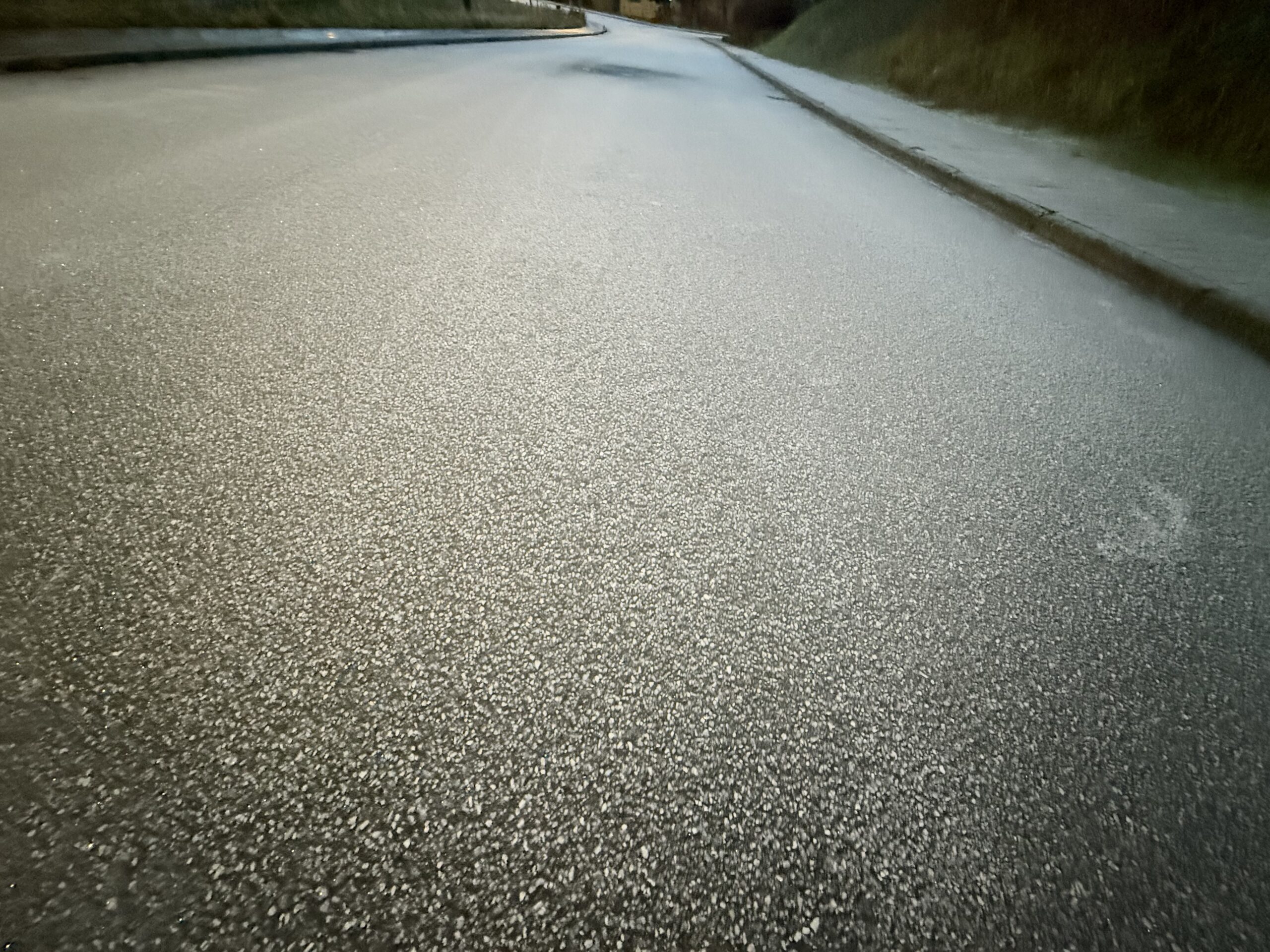 Vejdirektoratet advarer om isglatte veje flere steder onsdag morgen Vejdirektoratet advarer om isglatte veje flere steder onsdag morgen