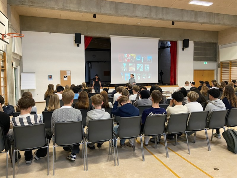 Lokale elever mødte forfatteren bag »Hitman« Lokale elever mødte forfatteren bag »Hitman«