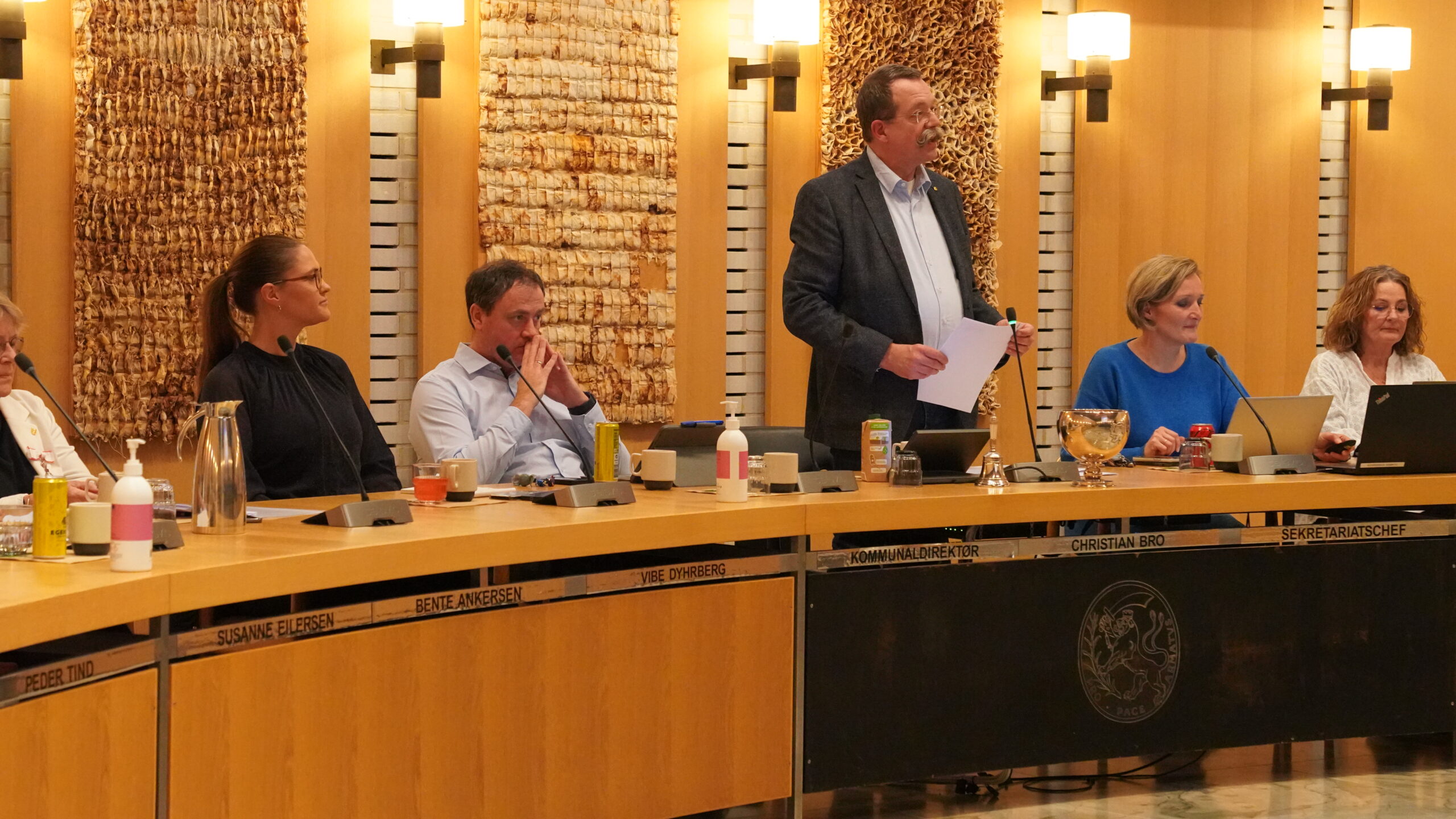 Drama, da byrådet vedtog plan Drama, da byrådet vedtog plan