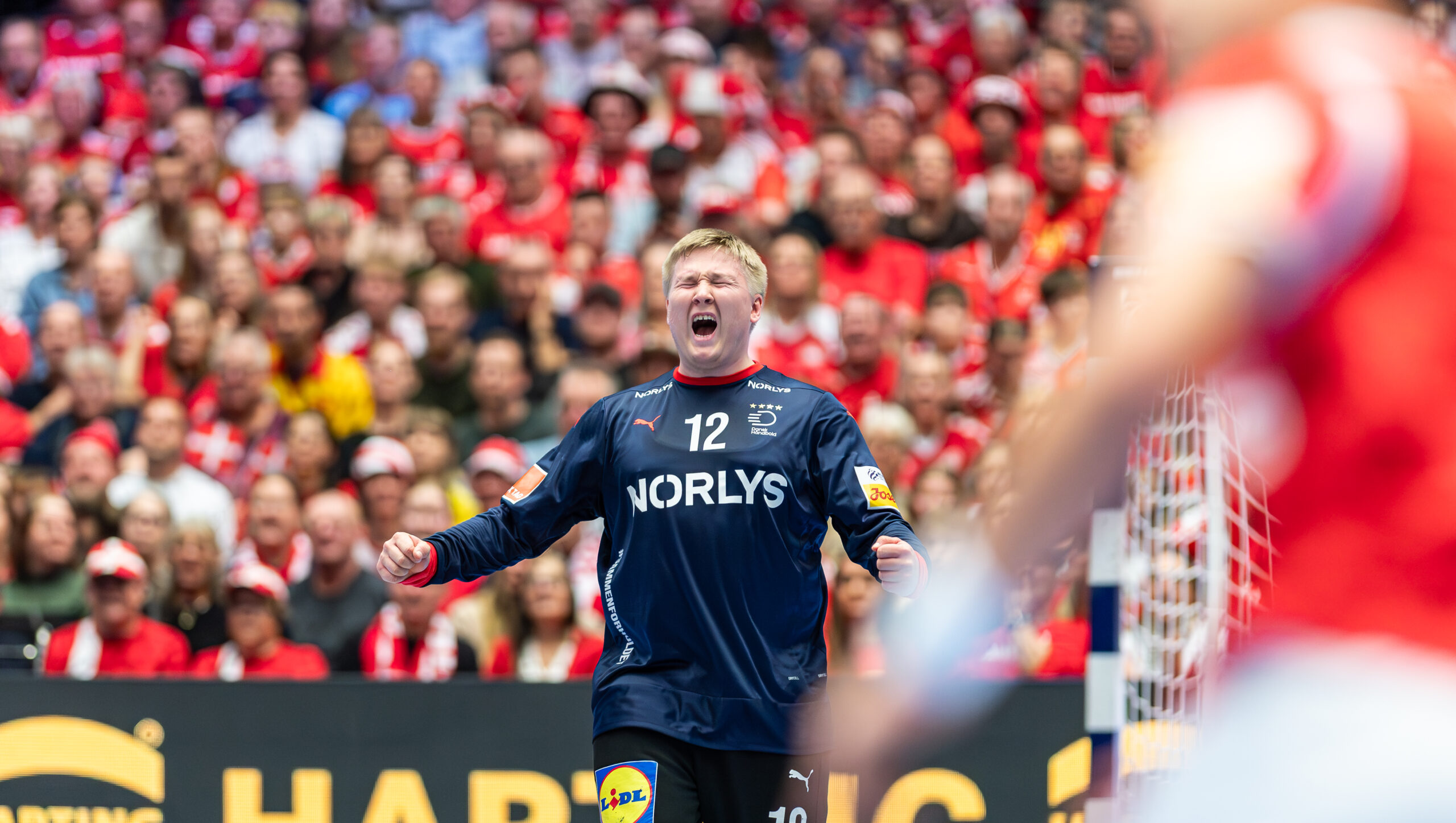 Støjen bar Danmark, før spillet gjorde det