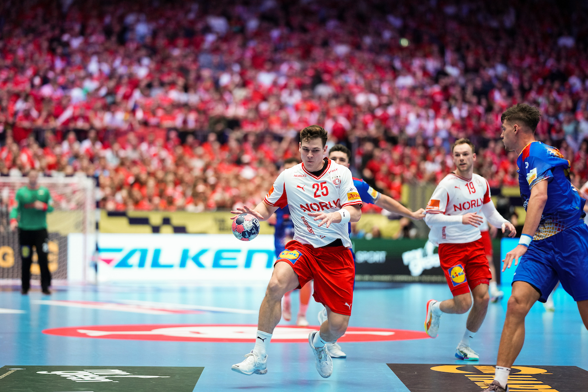 Dansk magtdemonstration i skyggen af skade