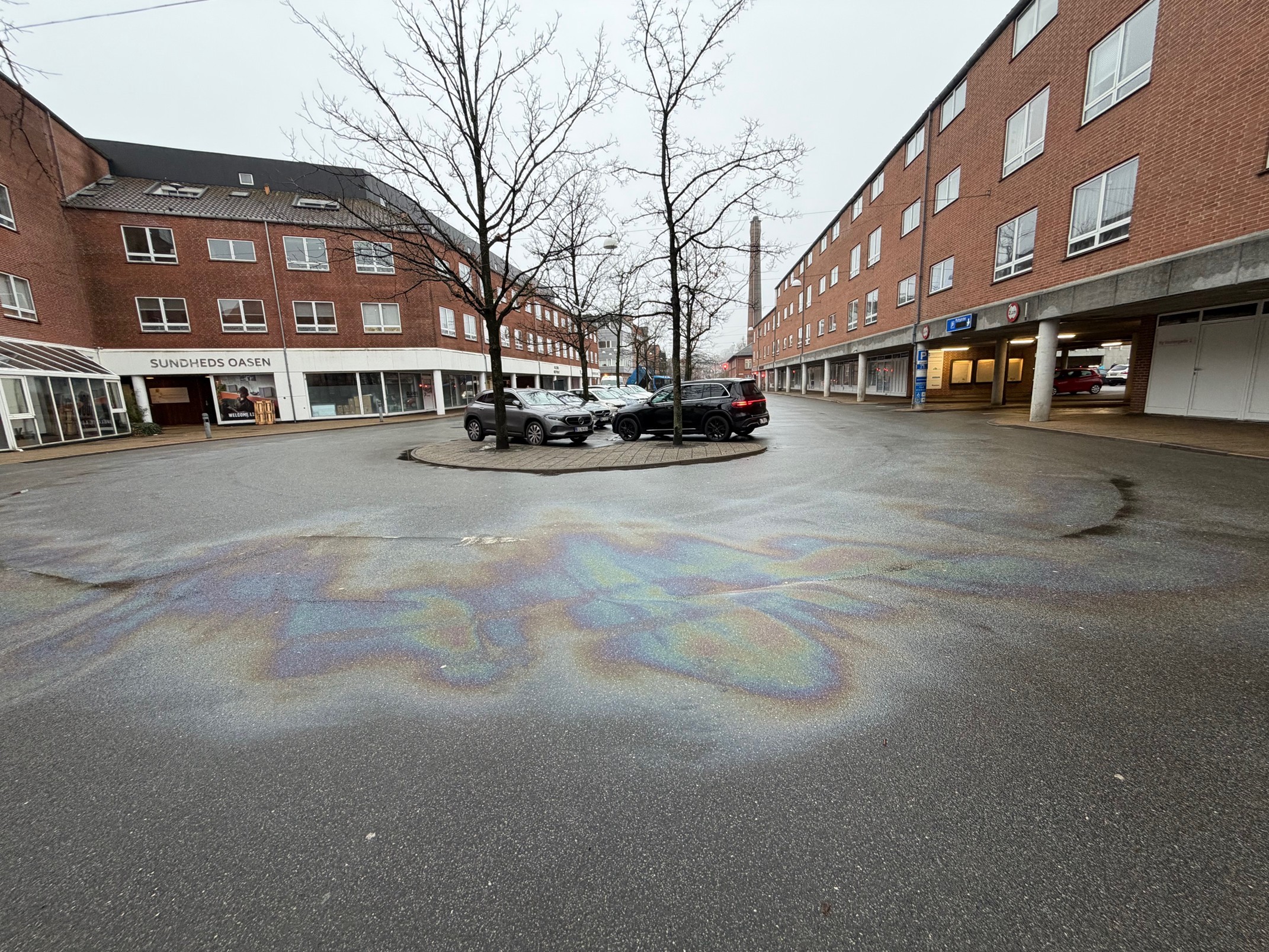 Olieudslip fra fejebil gør veje glatte