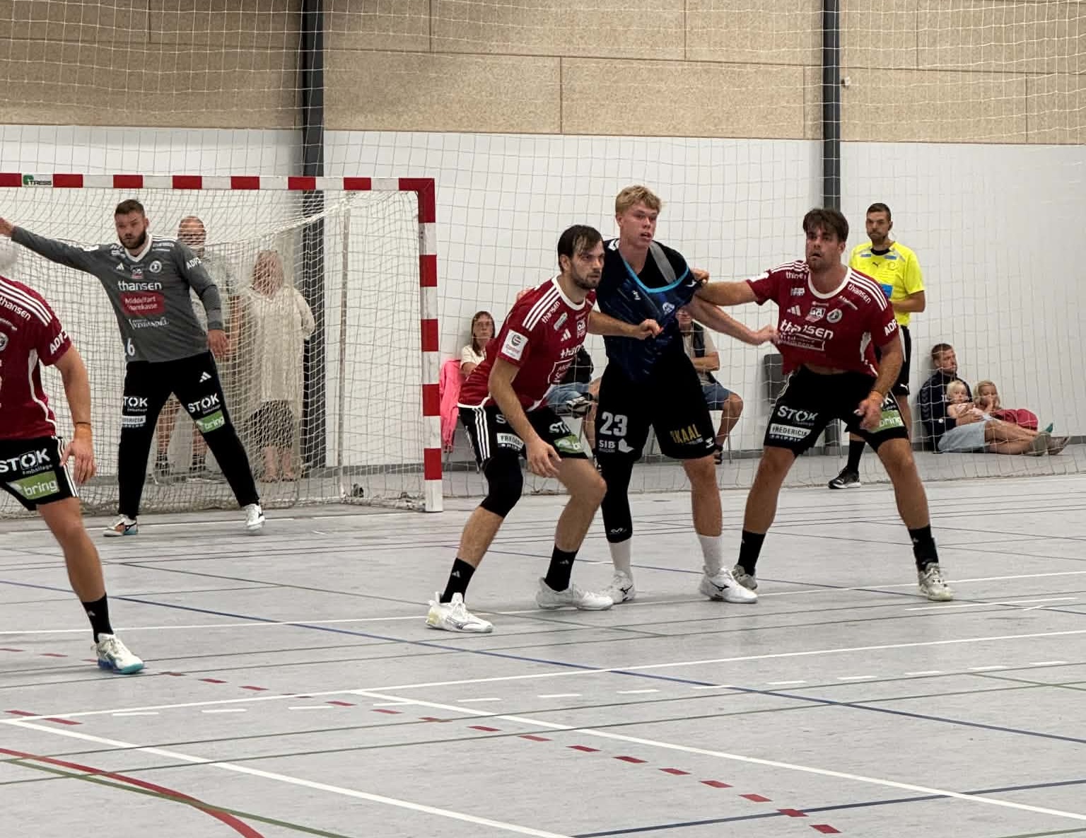 Fra 8-4 til øretæver. FHK kollapsede mod Sønderjyske