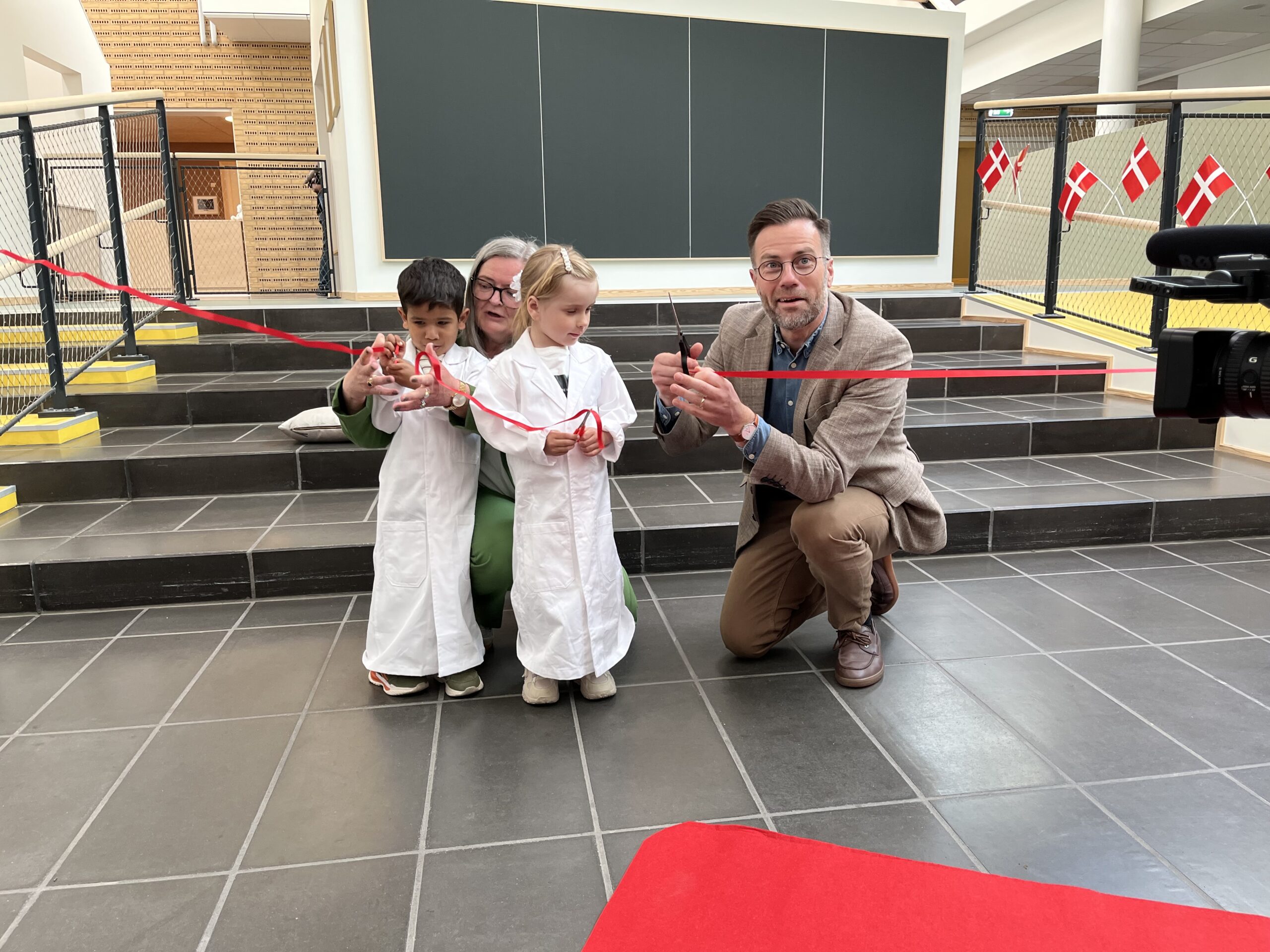 Tre nye børnehuse skyder op i tidligere skolebygning