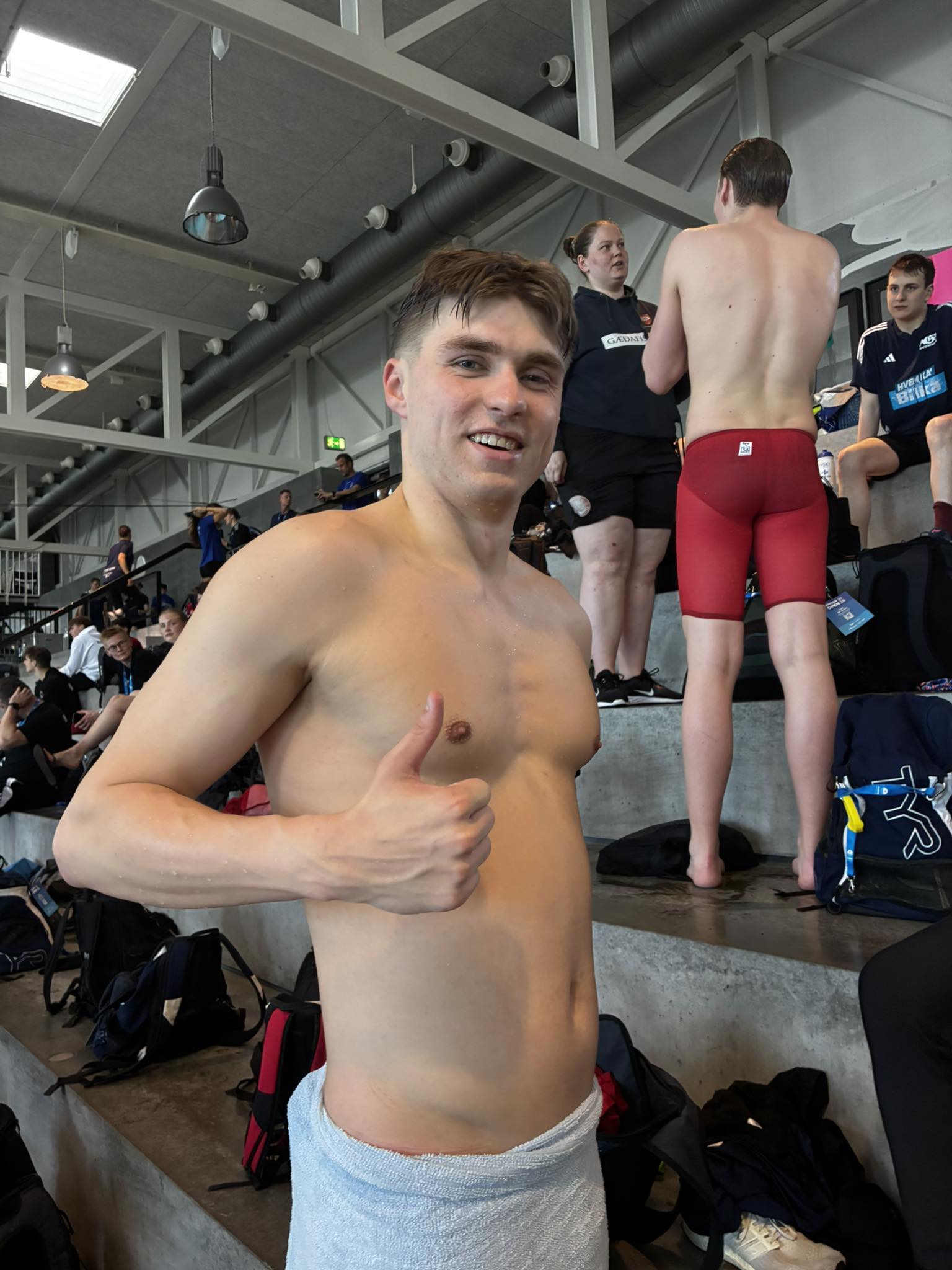 Fredericia-svømmer overrasker stort og skriver sig ind i dansk top syv