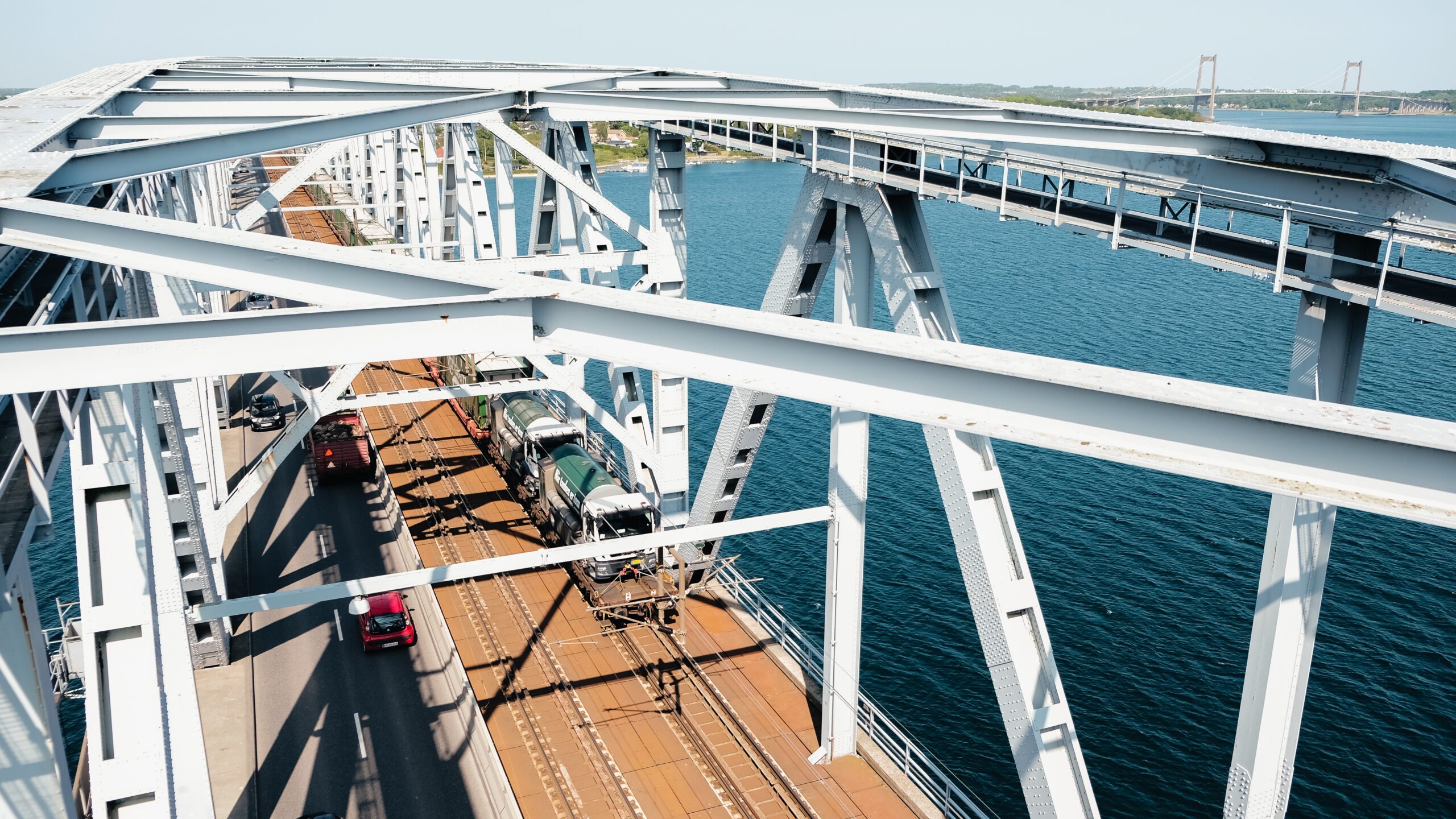 Adrenalinfyldt højdespring: Oplev Danmark fra et nyt perspektiv med Bridgewalking på Den Gamle Lillebæltsbro