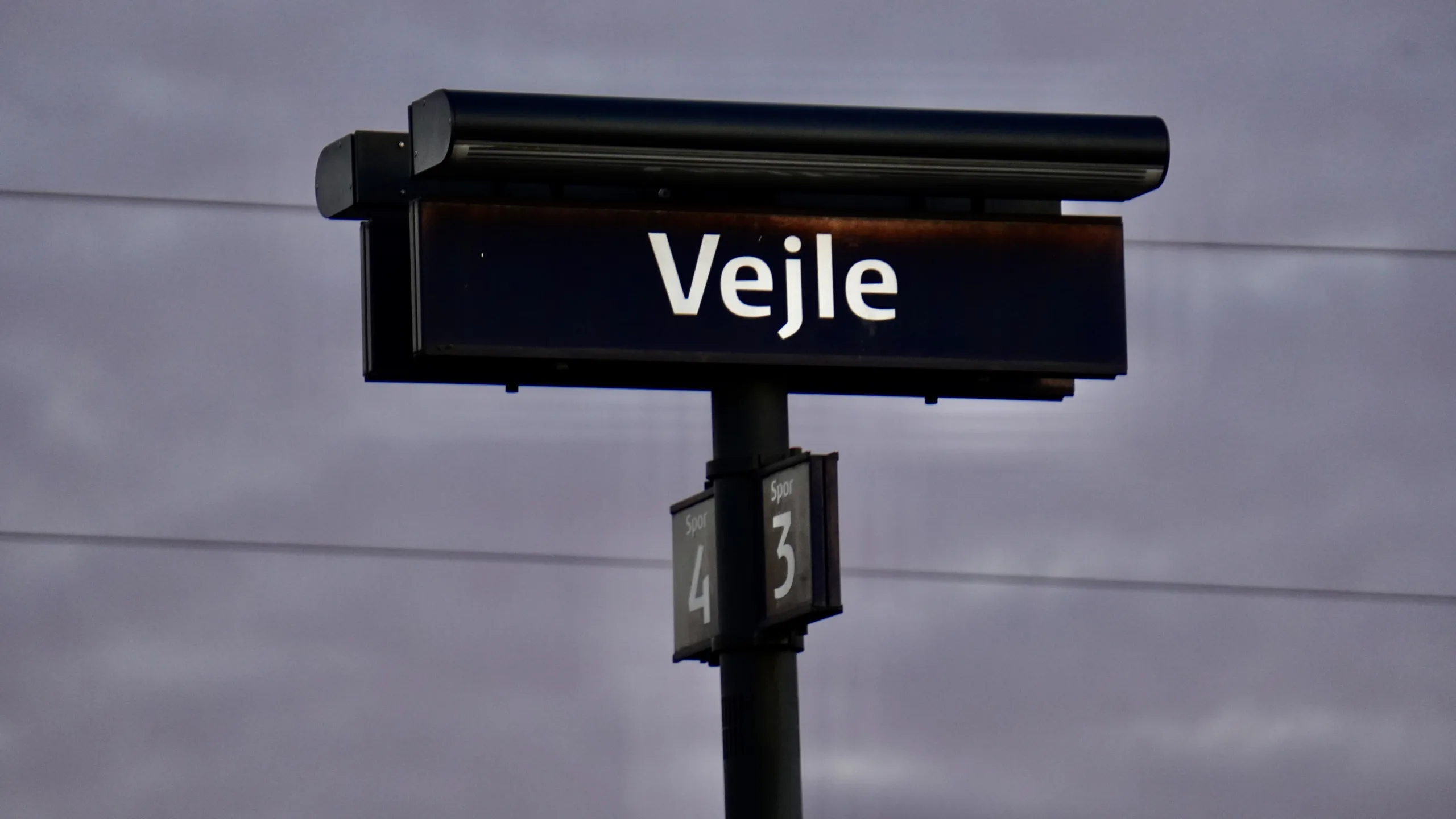 Signalfejl lammer togtrafikken – togbusser mangler i Jylland