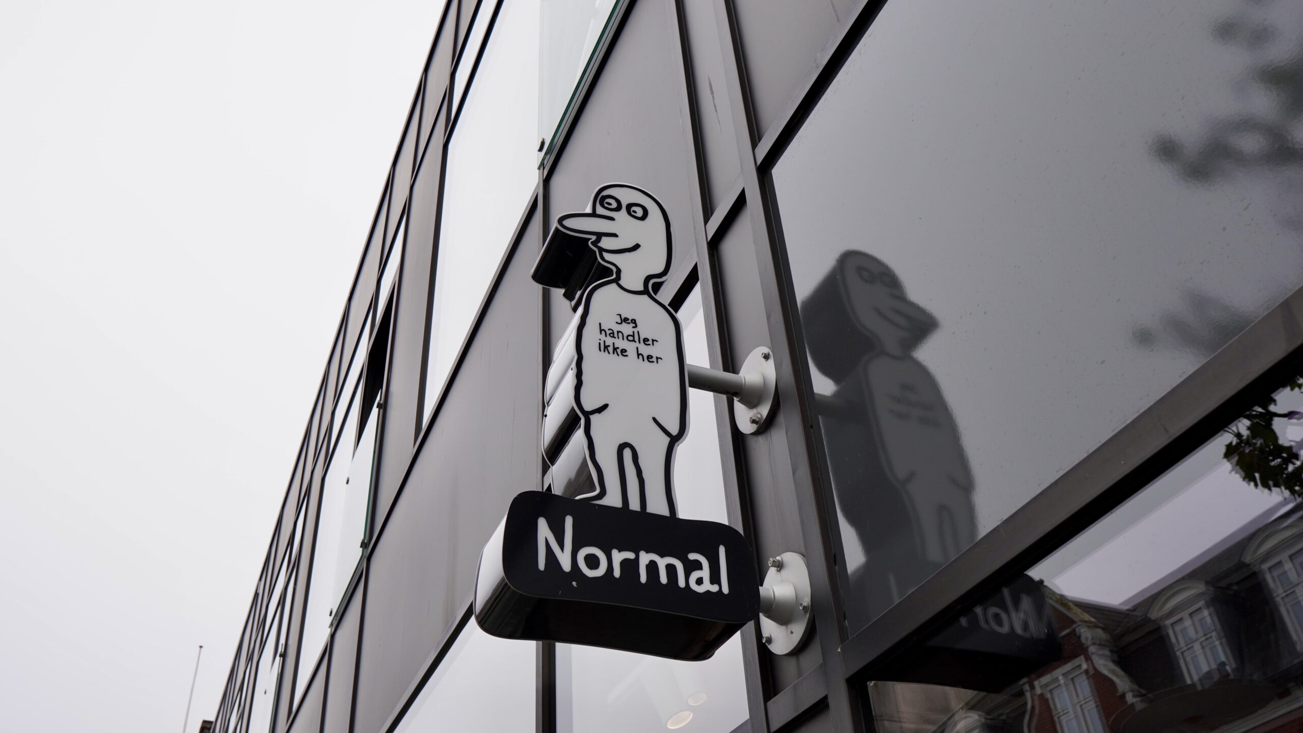 Makeup-tyvene slog til i Normal Makeup-tyvene slog til i Normal