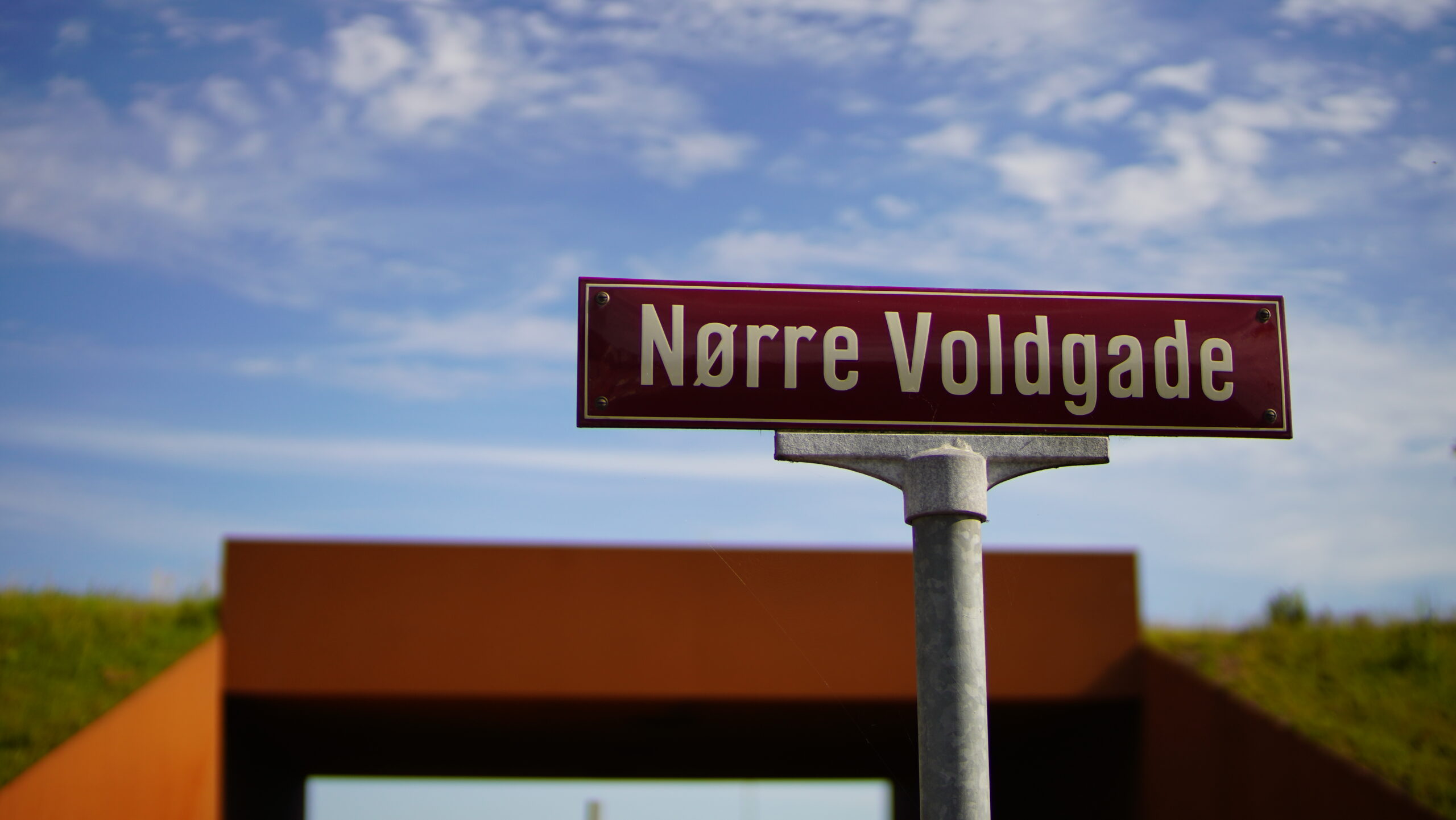 Fræk biltyv forsøgte at snuppe bil foran næsen på ejeren 