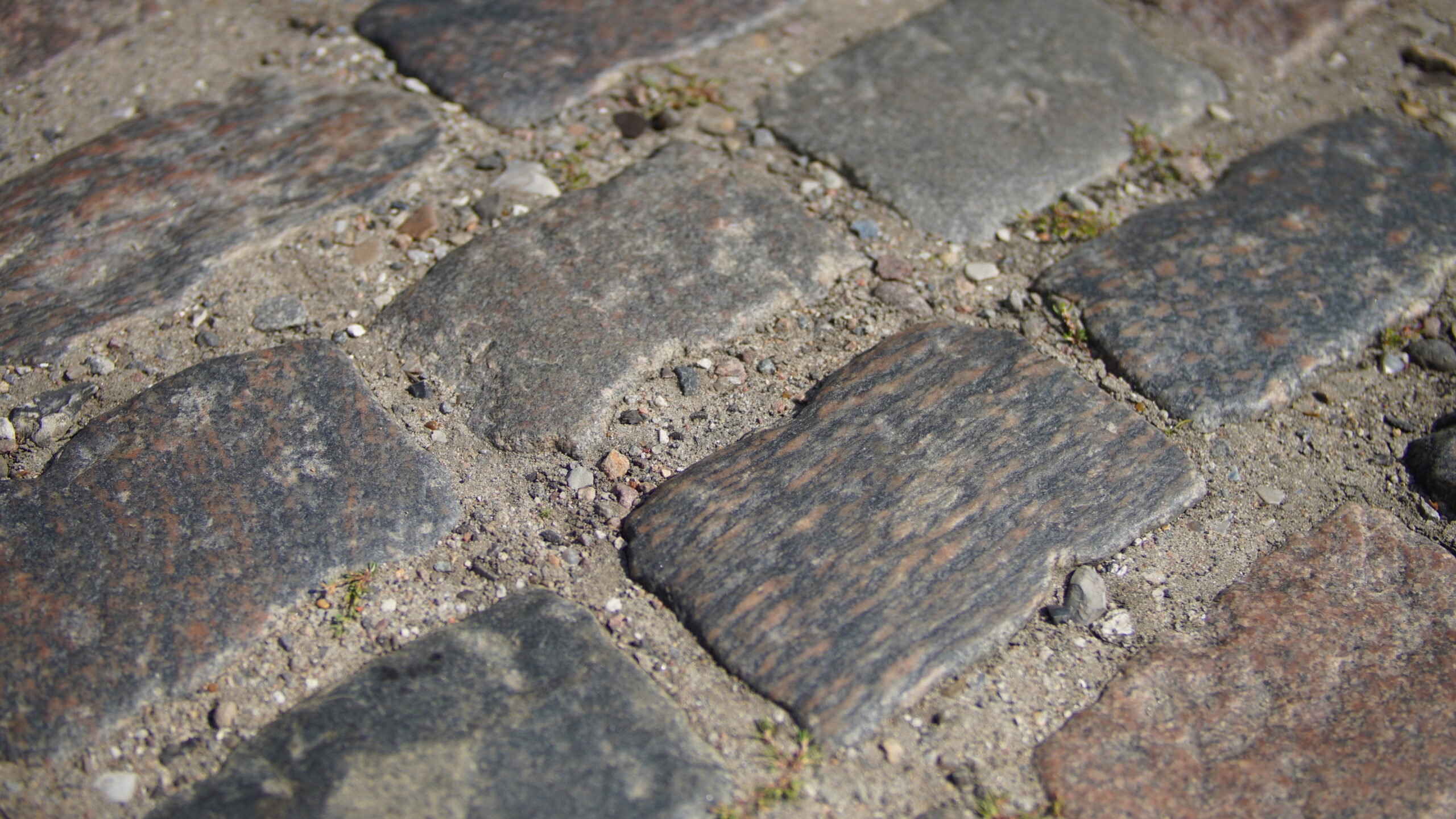 Tyv stjal guldkæder fra guldsmed på Algade