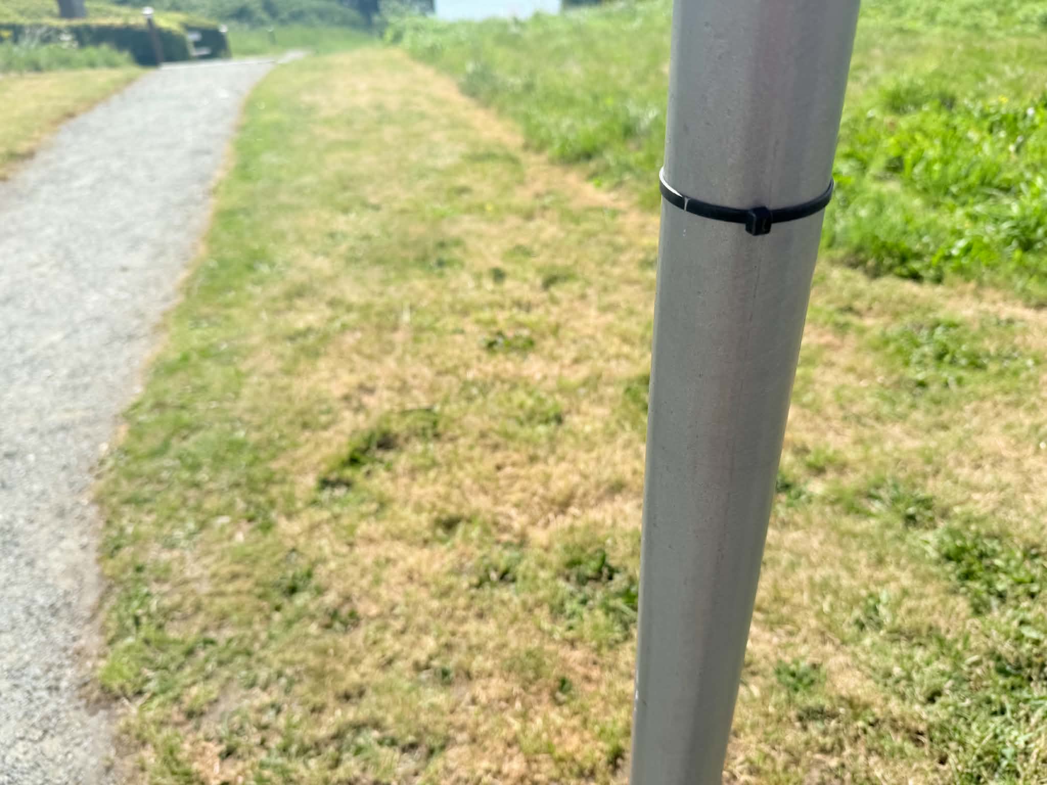 Crosser ramte lygtepæl i Fredericia: Yngre mand i kritisk tilstand