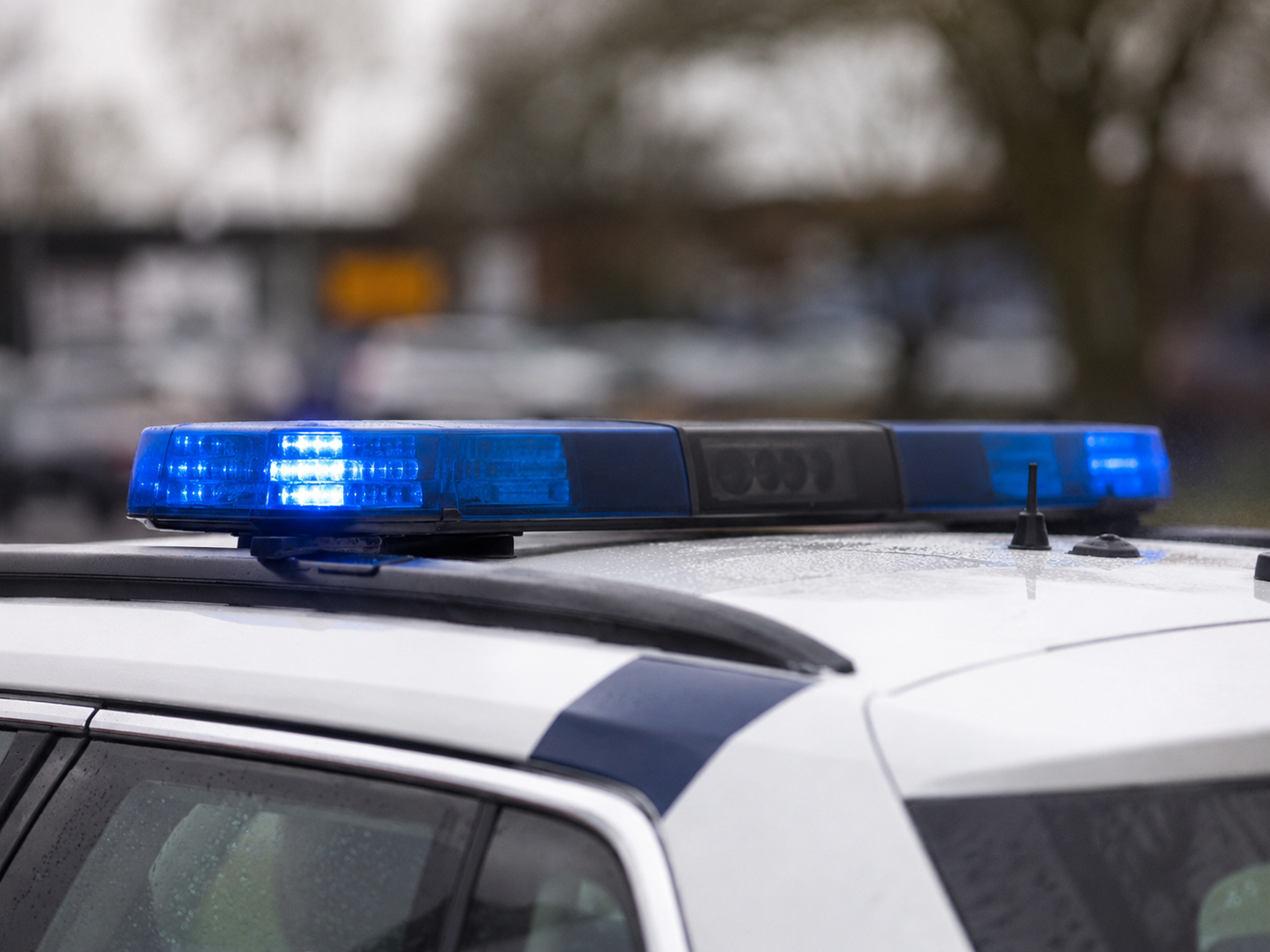 Toårigt barn faldt ud fra vindue på anden sal i Odense