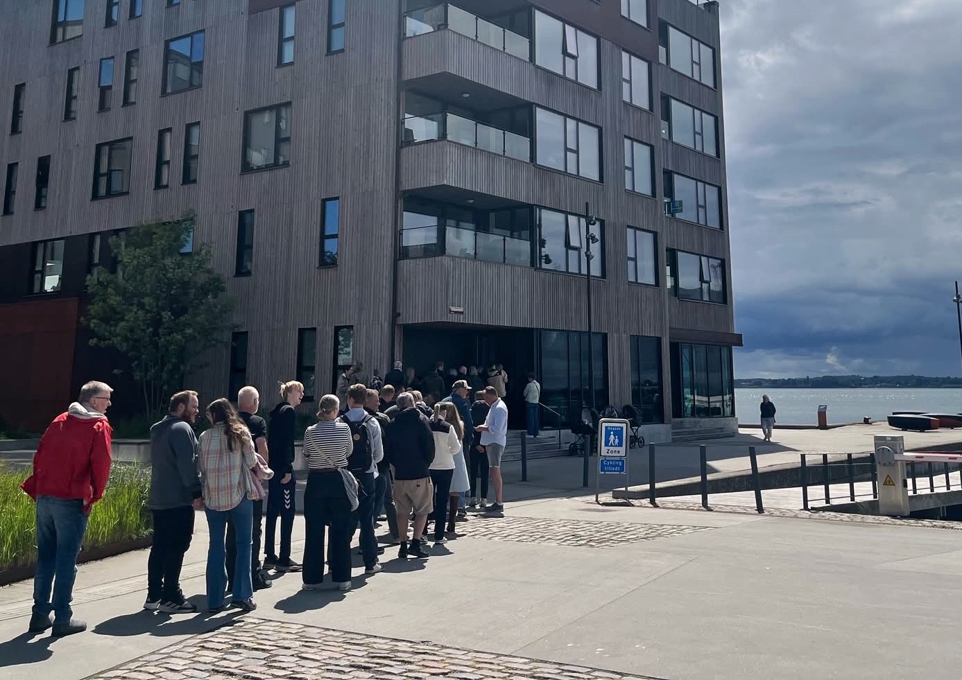 Burgerdag på havnen sendte 140.000 kroner videre til børnehospice