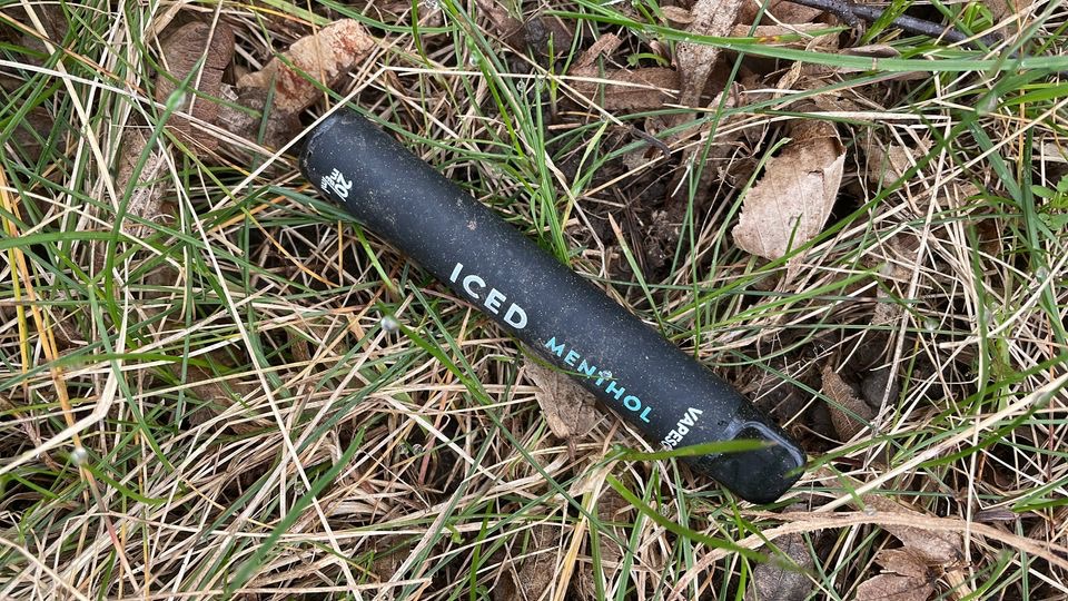 Danmarks Naturfredningsforening sætter fokus på e-cigaretter i naturen – lokale affaldsindsamlere tæller med