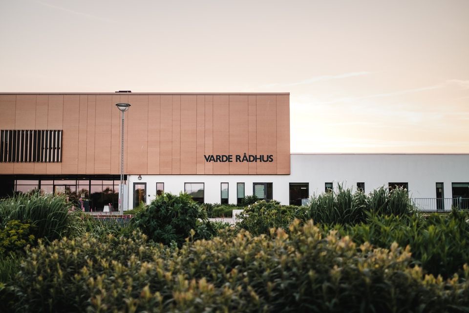 Hvad laver en byrådspolitiker i Varde egentlig? Kom med ind bag kulisserne