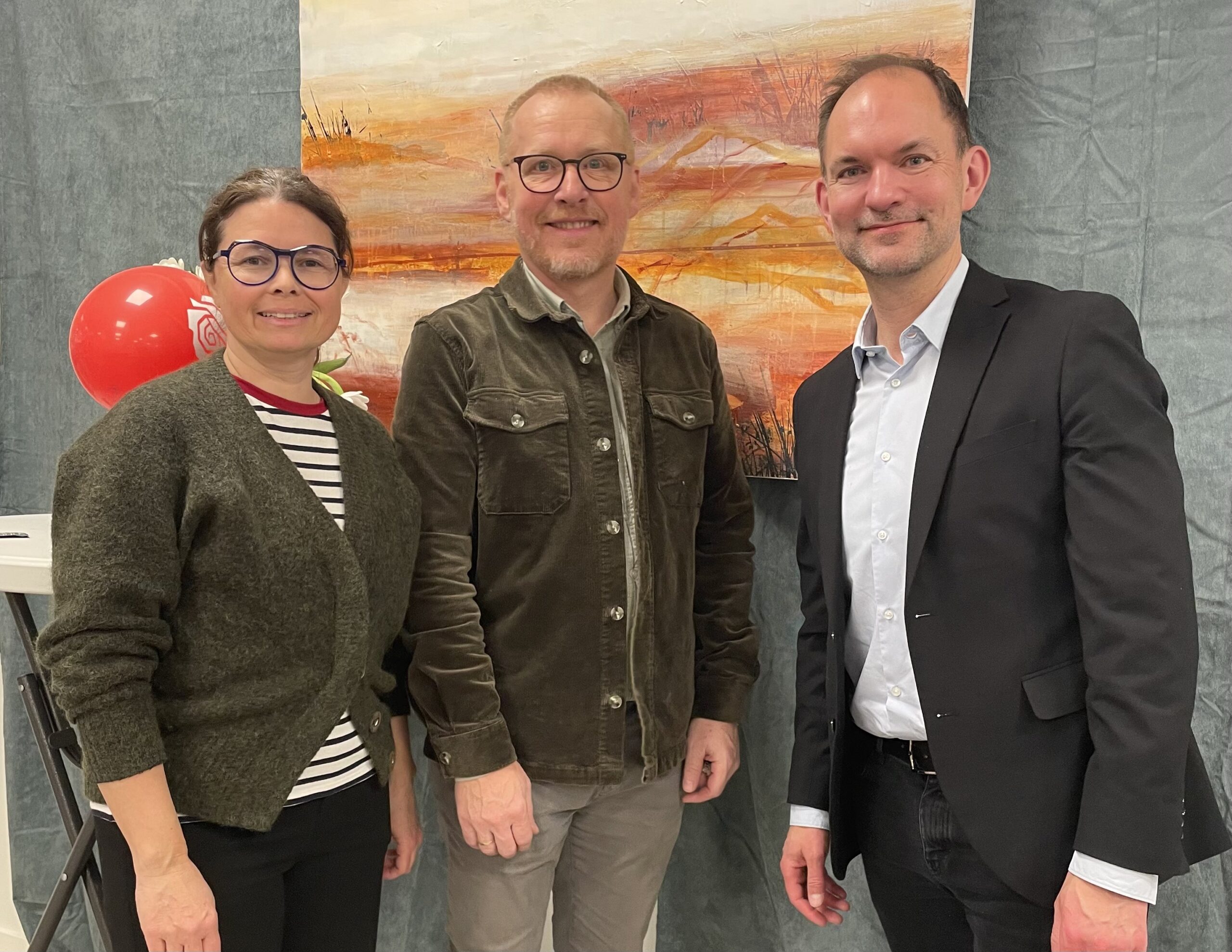 Regn, balloner og ren vand med Bruus: Sådan åbnede ministeren valgbutik i Middelfart Regn, balloner og ren vand med Bruus: Sådan åbnede ministeren valgbutik i Middelfart