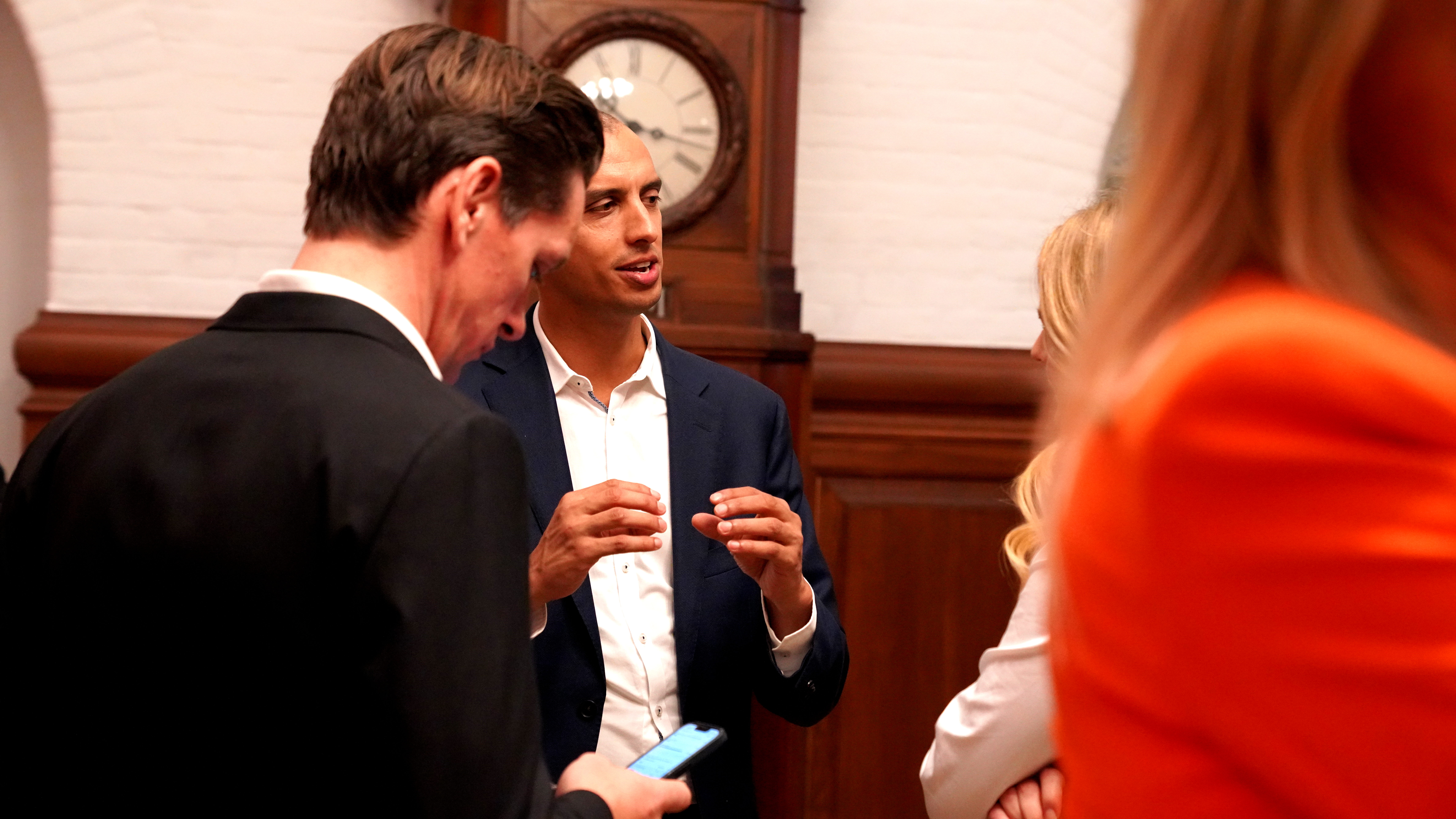 Regeringen lancerer 12 initiativer mod racisme og diskrimination af grønlændere