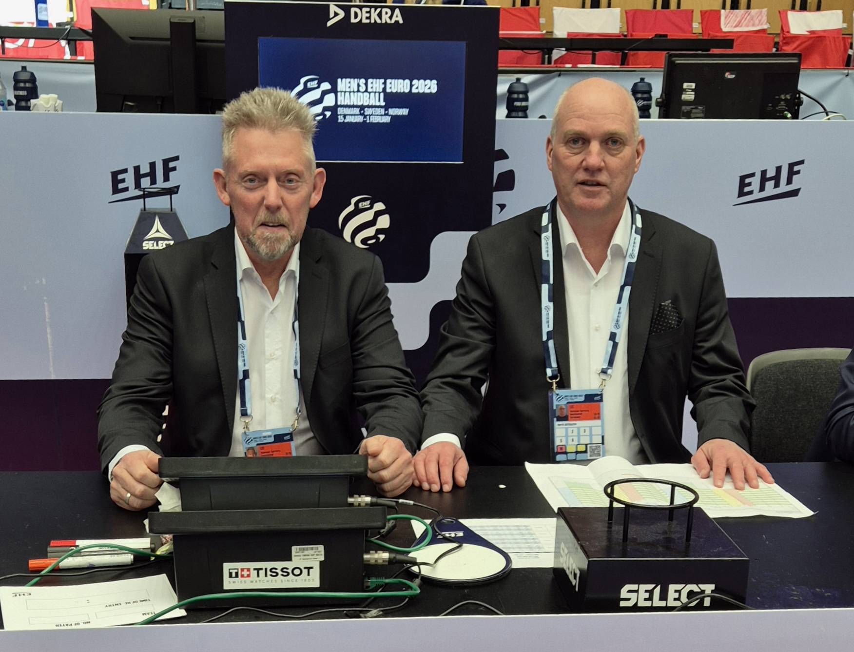 Fra Fredericia til EM-kulissen: To FHK-officials sidder ved bronzekampen Fra Fredericia til EM-kulissen: To FHK-officials sidder ved bronzekampen