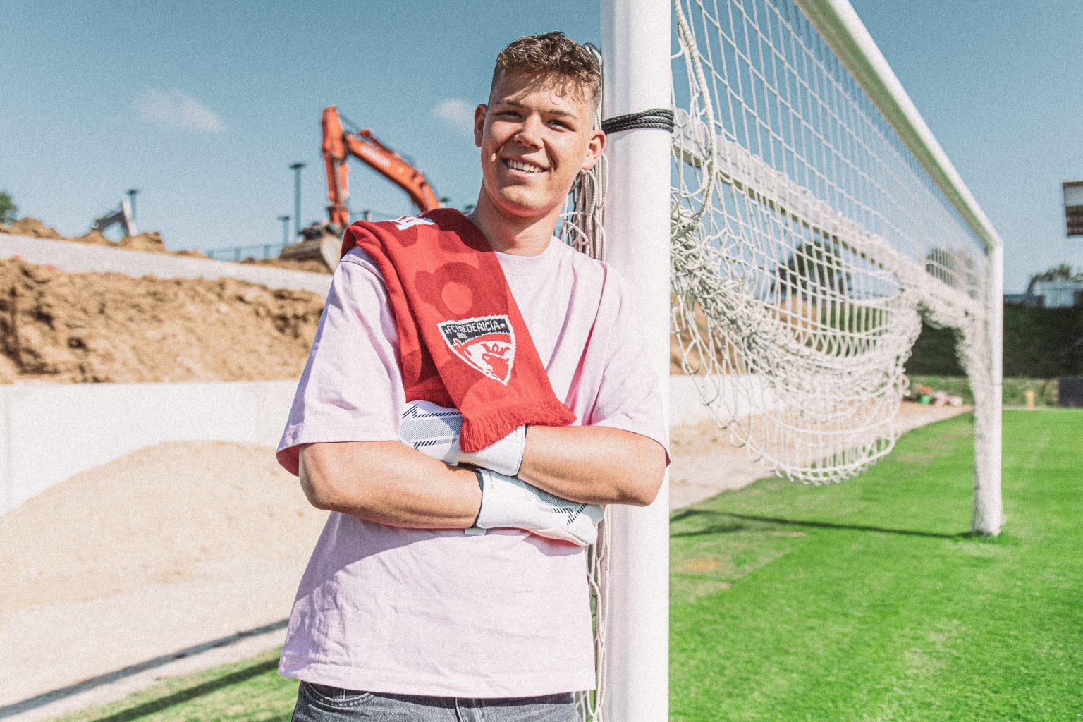 21-årige Mads Eriksen fortsætter i rød og sort 21-årige Mads Eriksen fortsætter i rød og sort