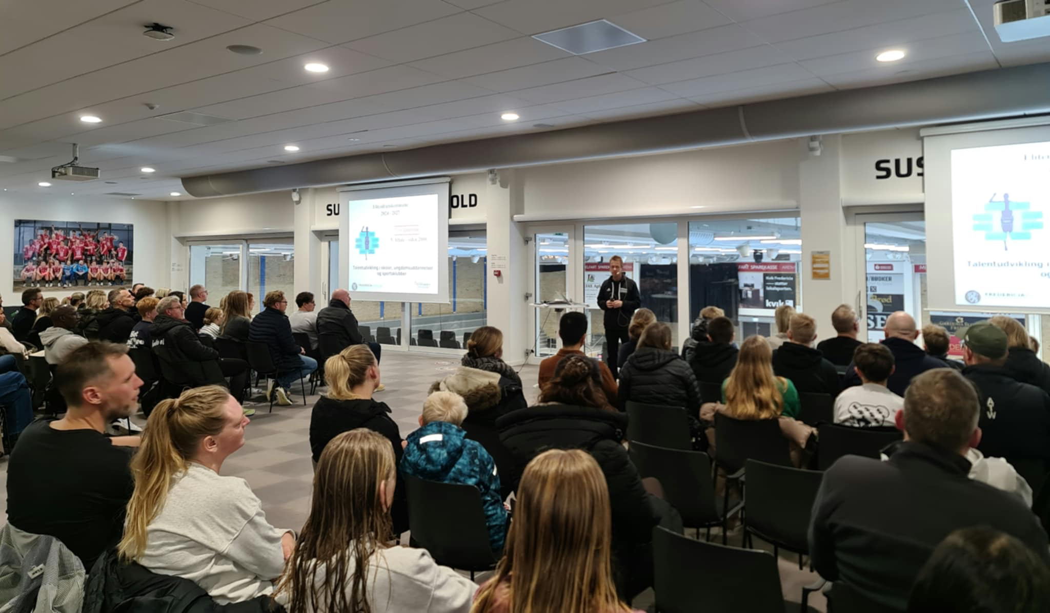 Fyldt lounge og store drømme til infoaften om sportsklasser: »Det er fedt at gå i klasse med nogen, der forstår ens passion«