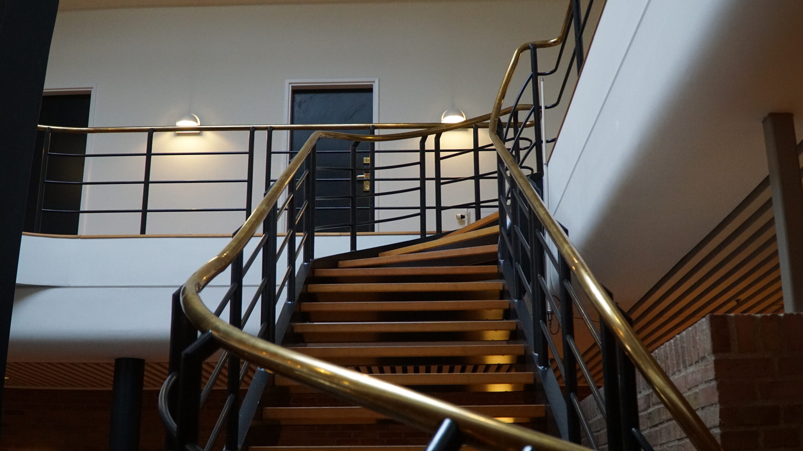 Politiet fandt næsten 92 gram cannabis og knive på hotel i Fredericia