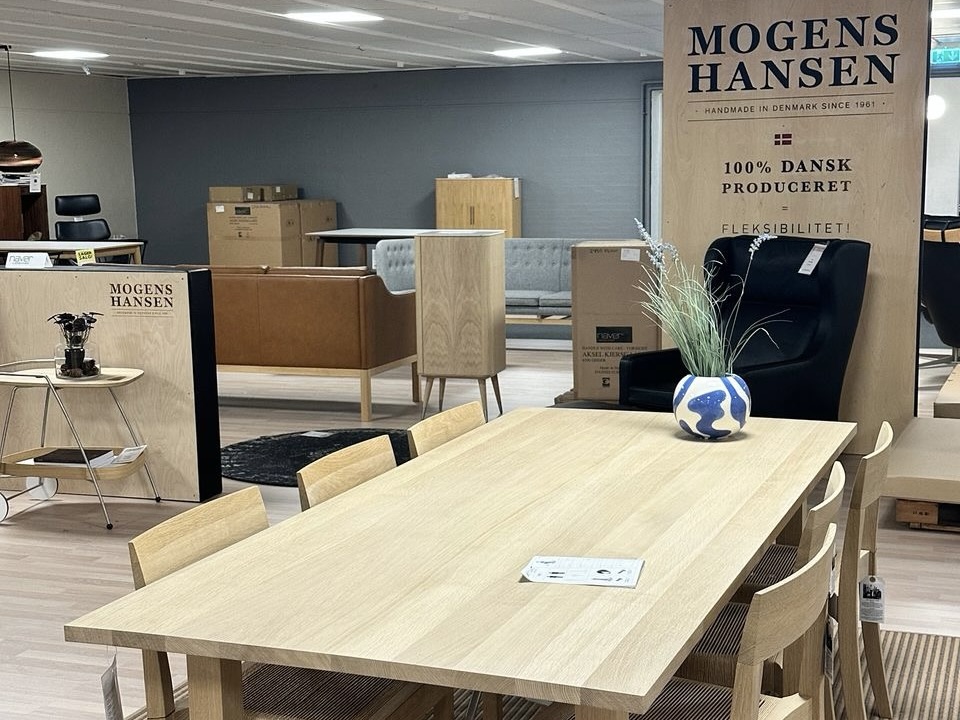 Møbelhuset Werenbergs lager sælges på auktion