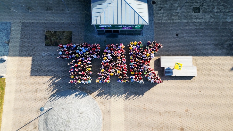 FodboldtrøjeFredag sætter ny rekord – 13,8 millioner kroner til kampen mod børnekræft