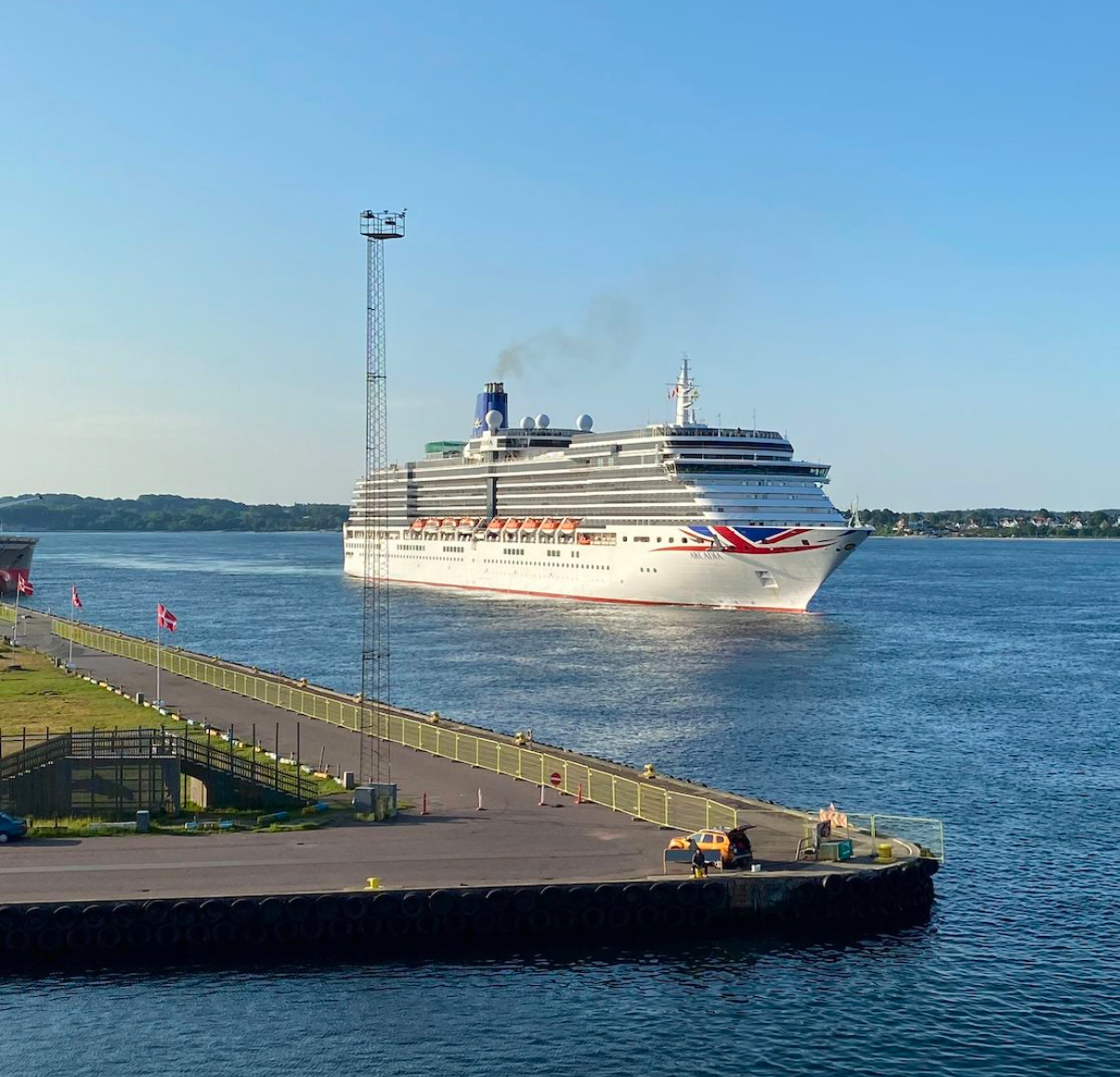 Sol og store smil på havnen: Krydstogtskibet Arcadia på besøg i Fredericia Sol og store smil på havnen: Krydstogtskibet Arcadia på besøg i Fredericia