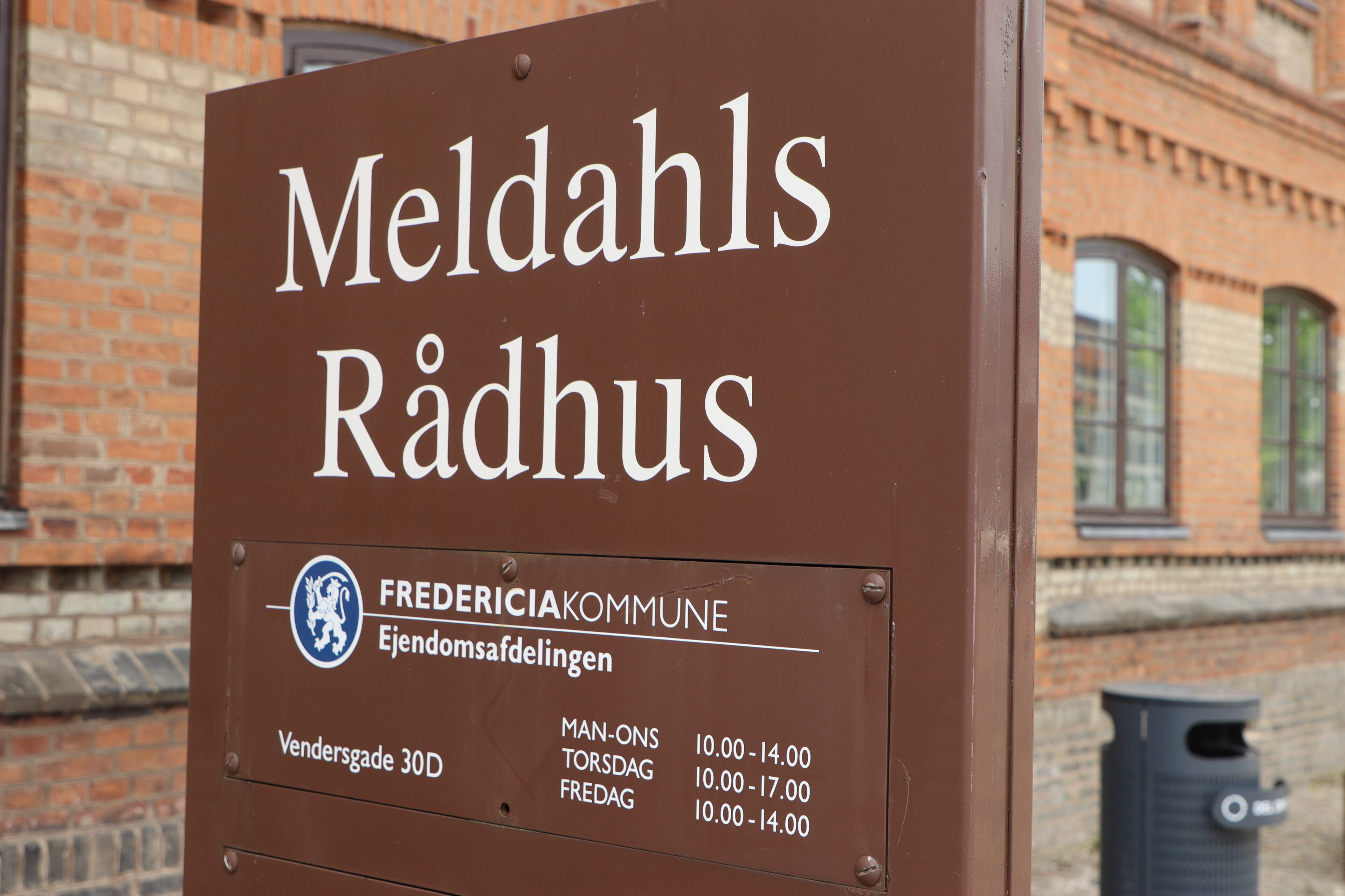 Mystisk indbrud i Meldahls Rådhus – efterlod blodspor