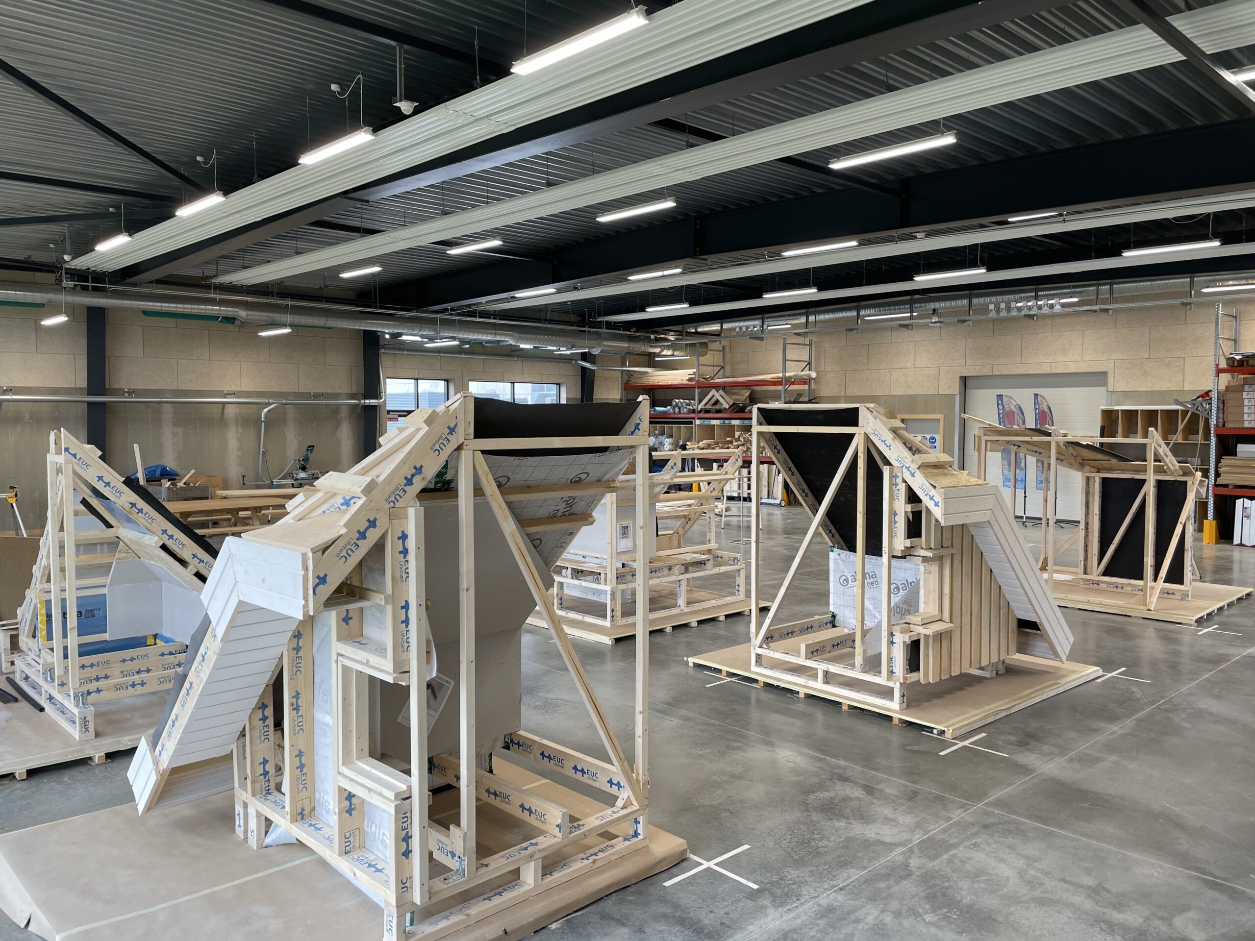 Første lokale tømrere nogensinde er på vej ud i faget