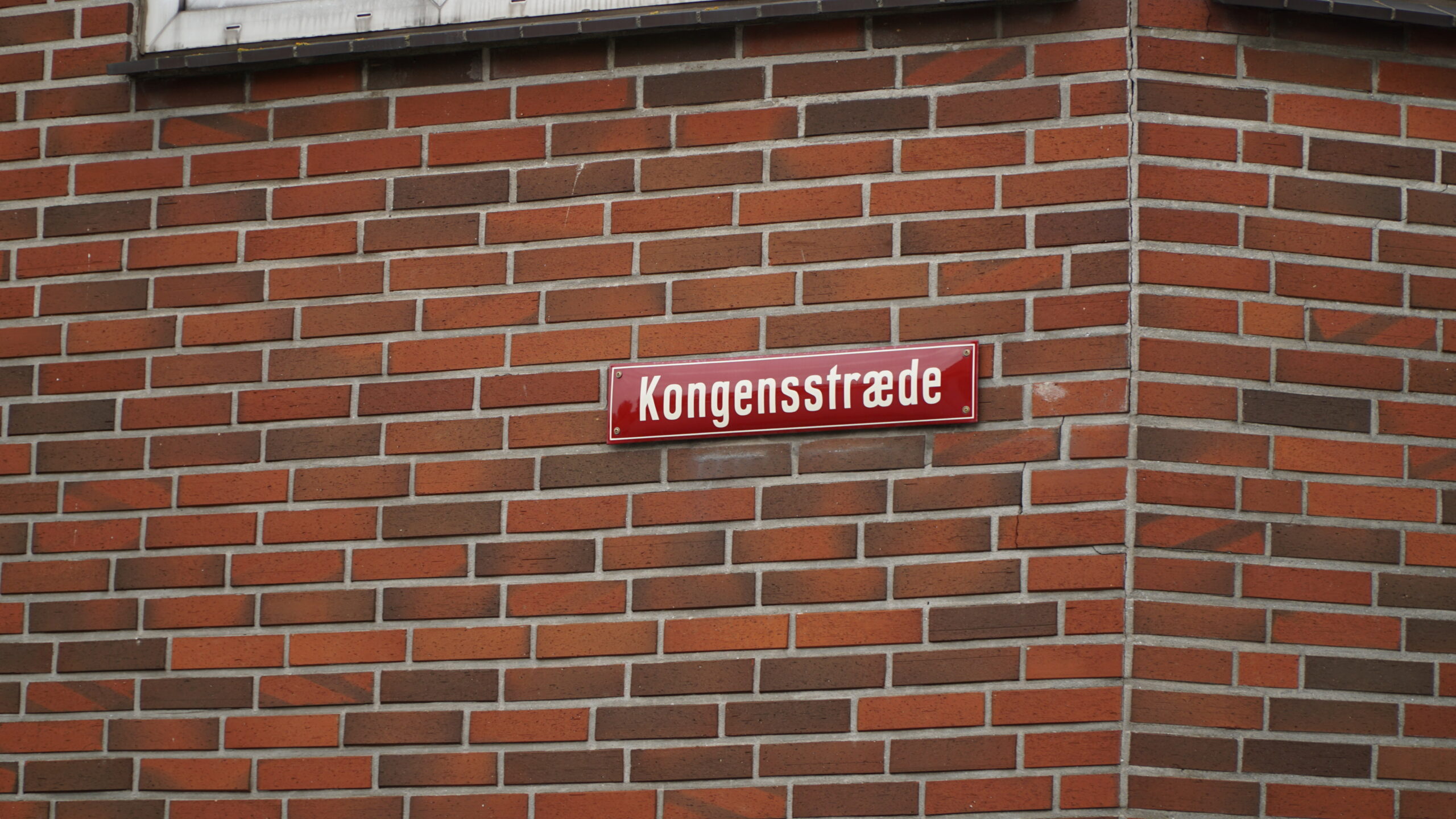 Kvindes løbetur i Kongensstræde blev afbrudt af umotiveret vold Kvindes løbetur i Kongensstræde blev afbrudt af umotiveret vold