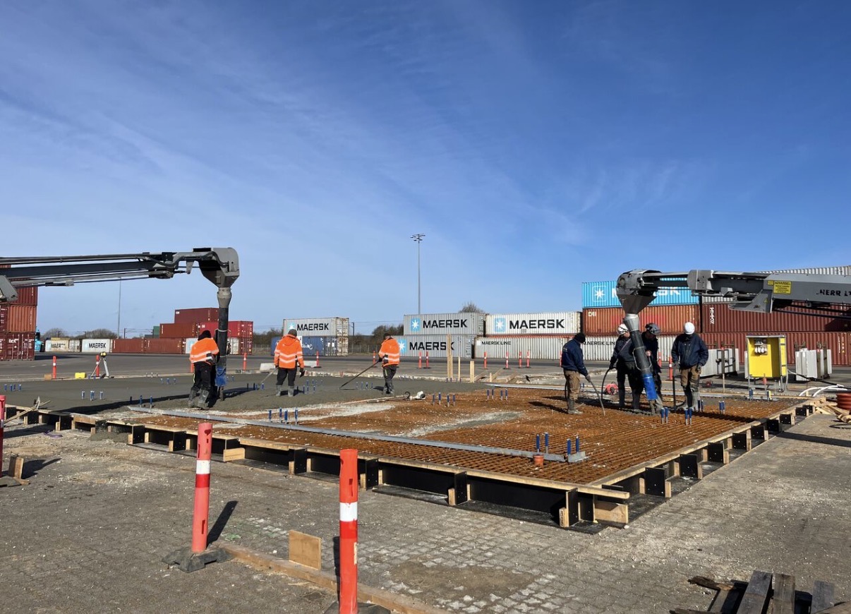 Fredericia Shipping støber fundament til fire nye kalksiloer i Taulov