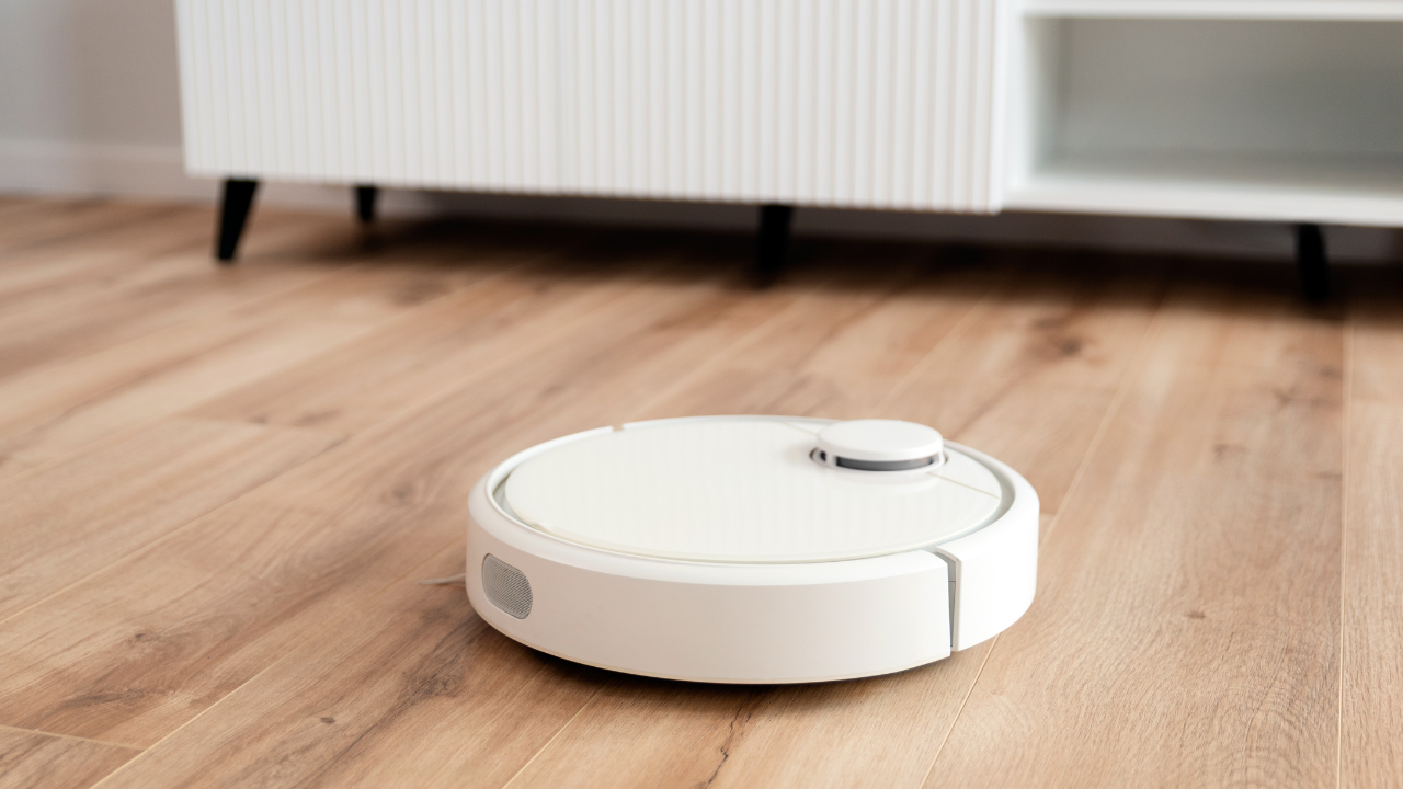 Venstre, DF og Danmarksdemokraterne: Robotstøvsugeren skal ud af hjemmeplejen – de ældre skal have valget tilbage