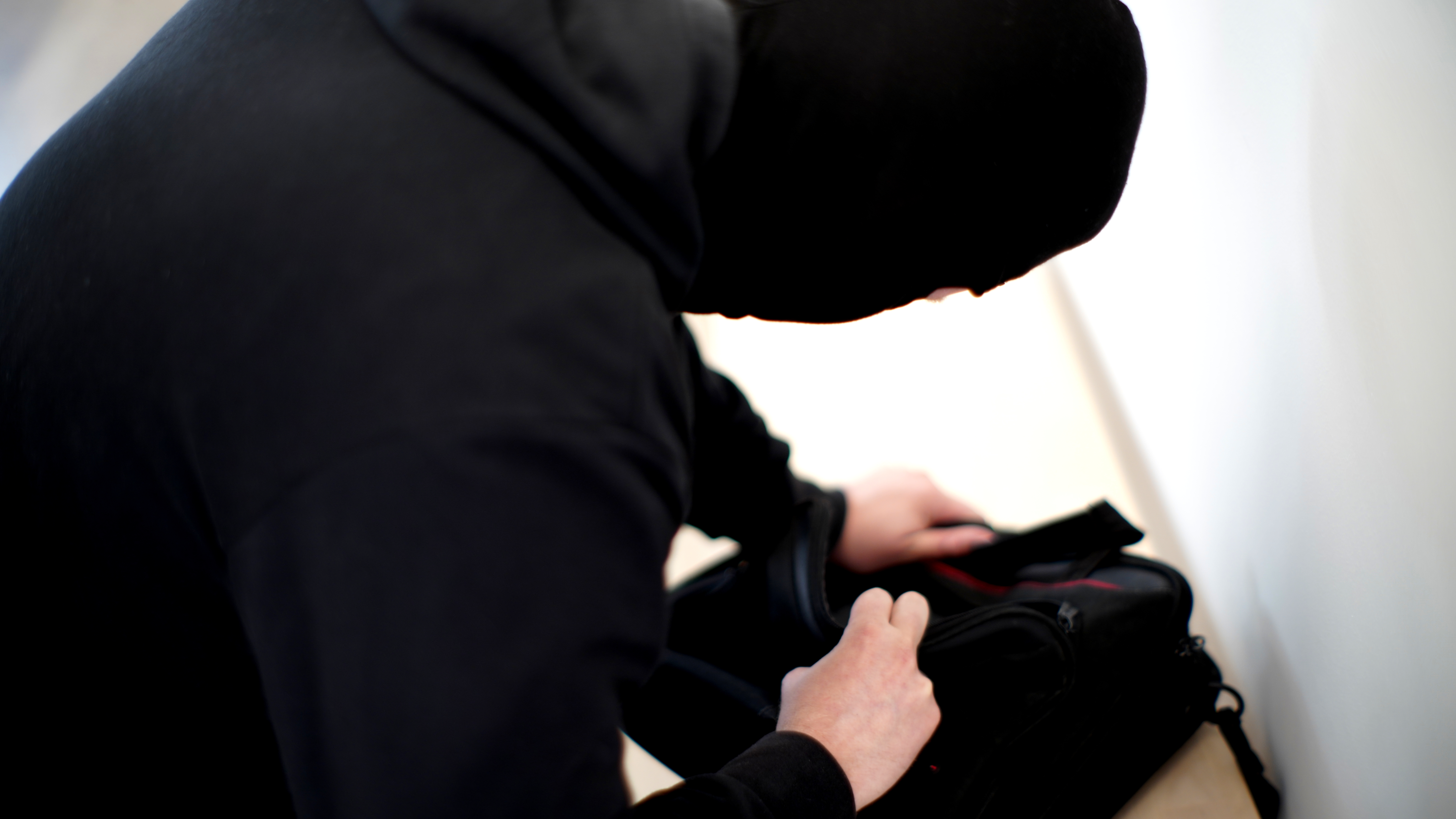 Alarm fik kaldt politiet ud til indbrud