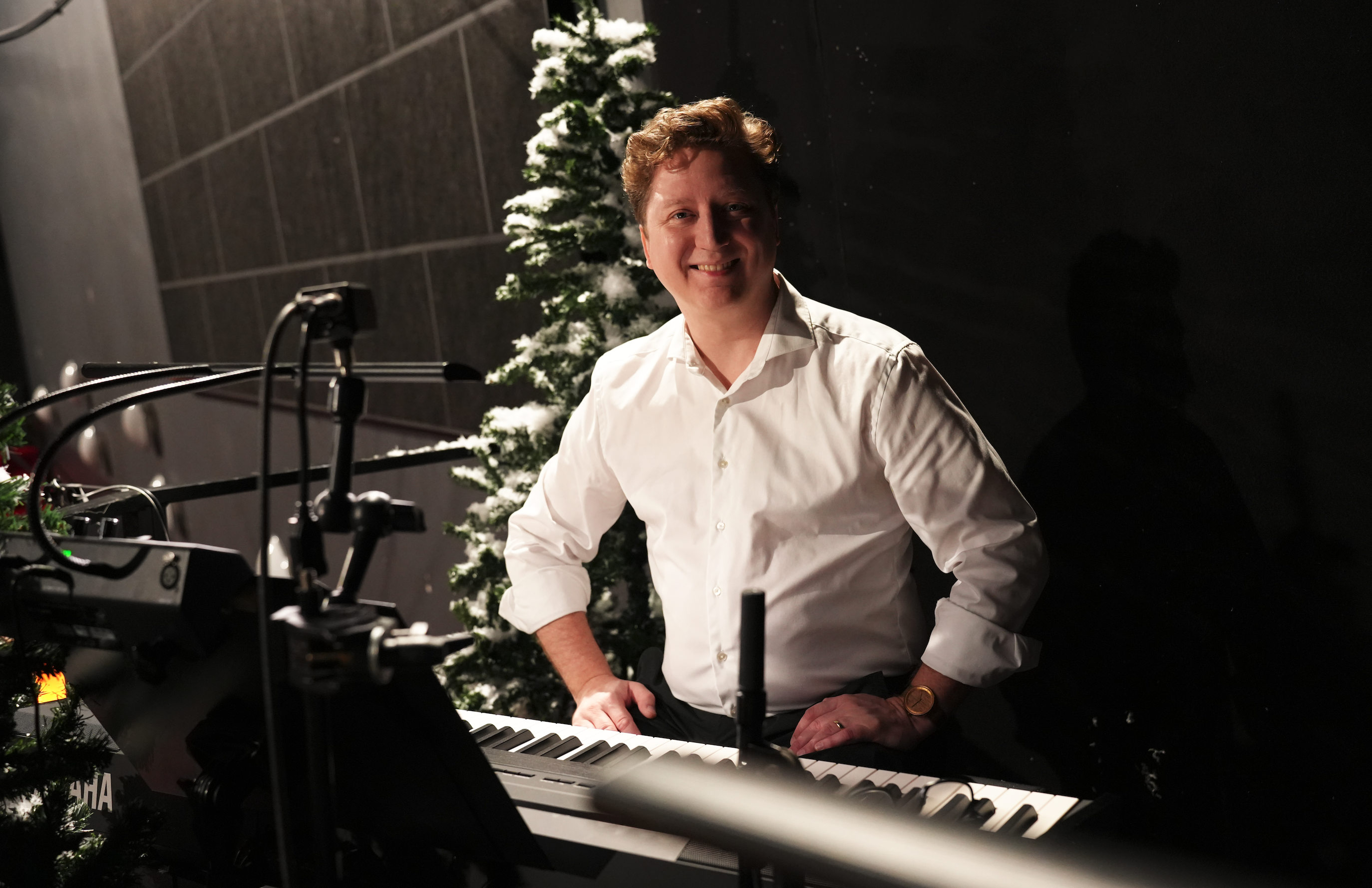 Teaterdirektøren redder ekstraordinært premieren på JUL PÅ TEATRET