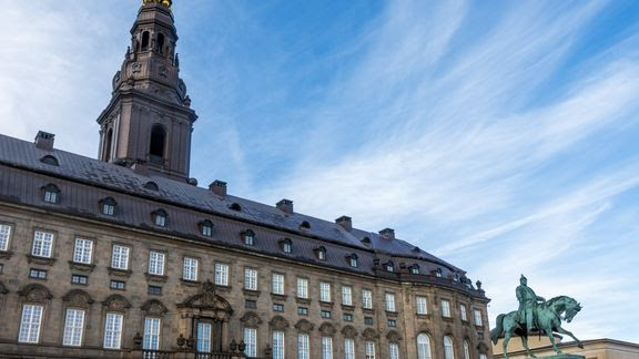 Ny analyse fra AE Regeringen kan trygt skrue op for forbruget uden risiko for overophedning