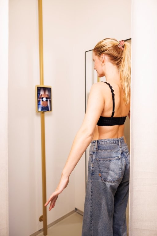 Ny teknologi i prøverummet: Wunderwear i Fredericia scanner sig frem til den perfekte bh-størrelse